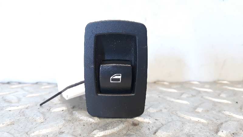 BMW 3 Series E90/E91/E92/E93 (2004-2013) Front Right Door Window Switch 61316945874 18776903