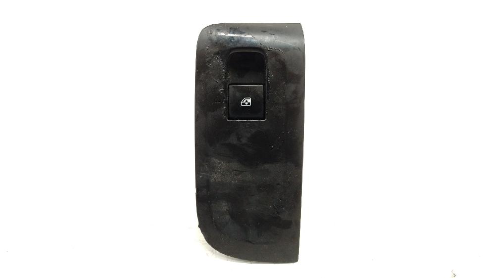 Mando elevalunas delantero derecho A 20 DT,Y 20 DTJ,Z 20 DTJ 13301886 de Opel Zafira tourer c van (p12) 2011-0 131 CV con 197877 km