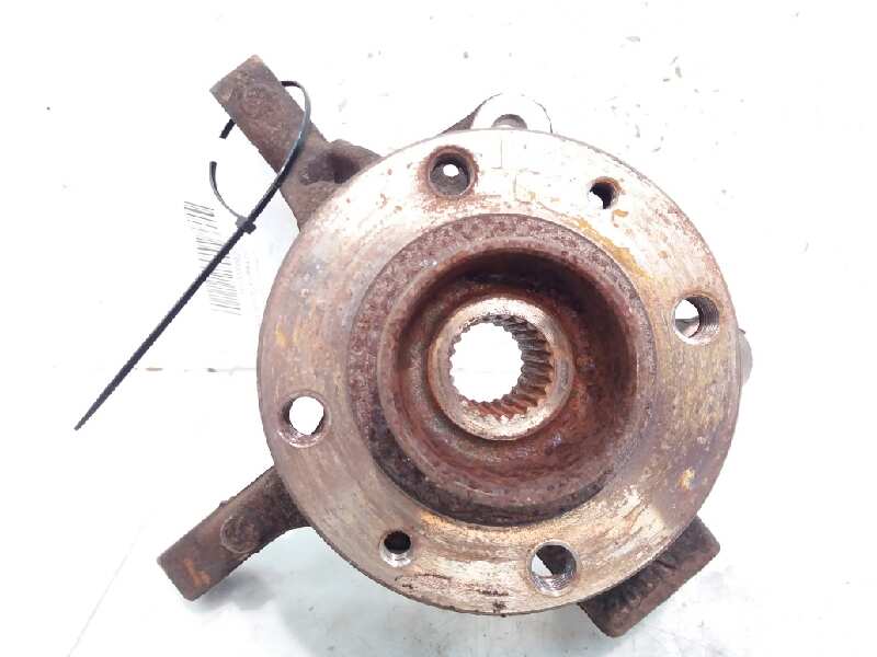 RENAULT Modus 1 generation (2004-2012) Front Right Wheel Hub 8200345945 18701135