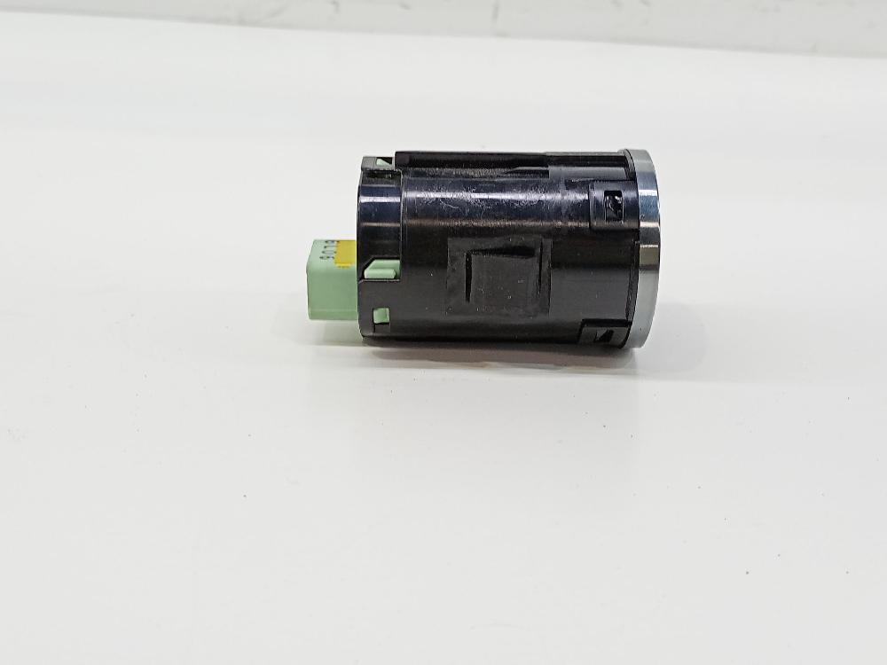 Boton start/stop PY-Y8,PY-ZA,PYY1 BSJ7663S0 de Mazda 6 station wagon (gj, gl) 2012-2026 192 CV con 151645 km - pieza usada