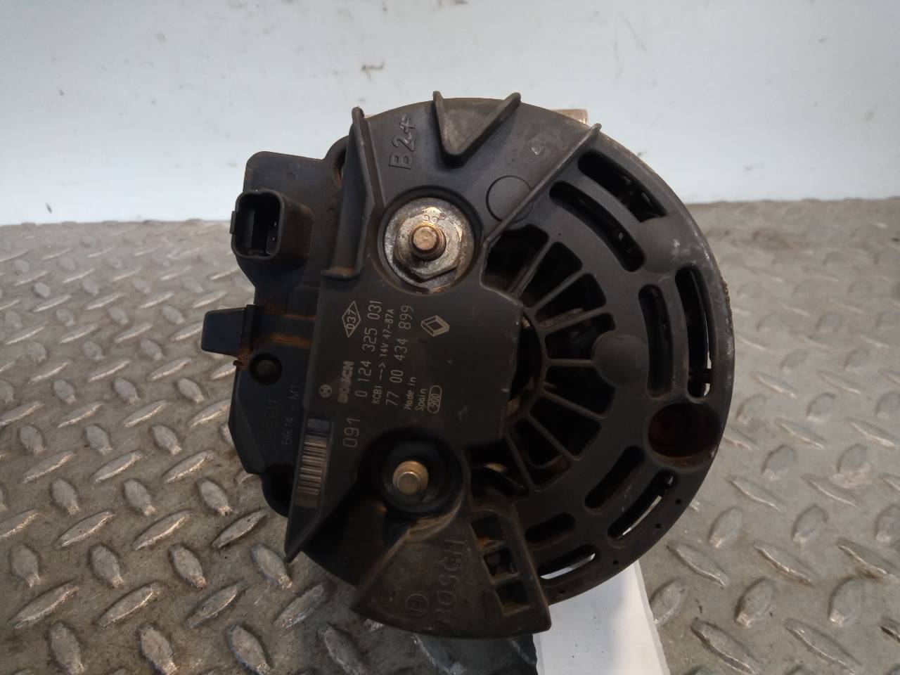 VAUXHALL Kangoo 1 generation (1998-2009) Alternator 0124325031, 7700434899 23362423