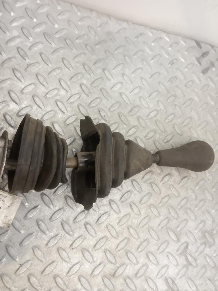 Palanca de cambio 4JB1 de Isuzu Trooper 1983-0 97 CV - pieza usada