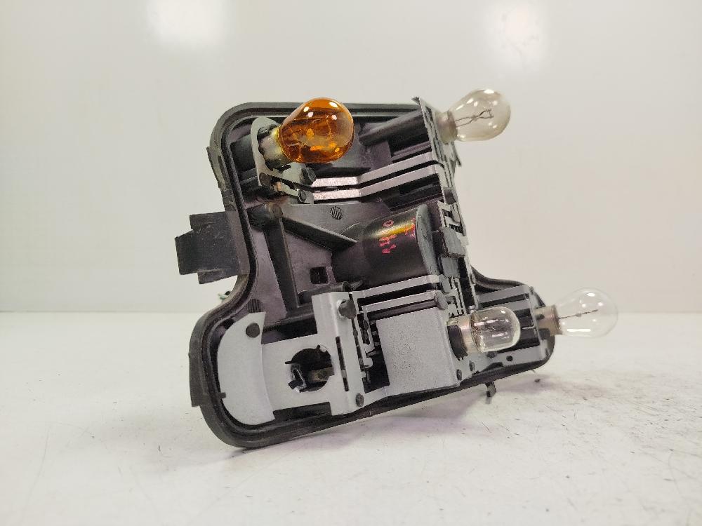Support feu droit AVF 153947 de Audi A4 b6 (8e2) 2000-2004 - pieza usada