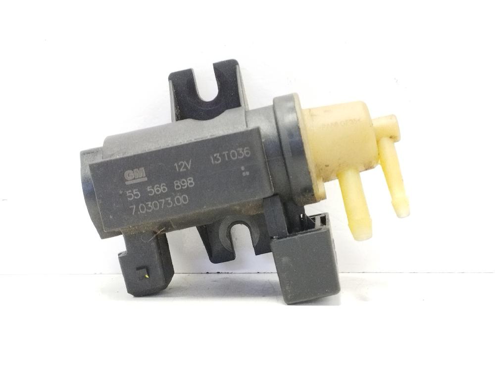 Válvula de aire adicional A17DTS 55566898 de Opel Astra j sedán 2012-2015 131 CV