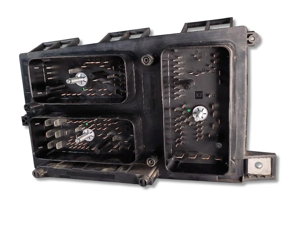 Caja de relés / fusibles Z 19 DTH 13242781 de Opel Zafira / zafira family b (a05) 2008-2012 150 CV - pieza usada