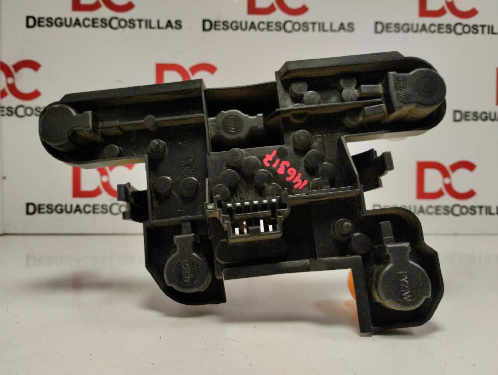 Portalámparas F9QK7 7700428321 de Renault Megane i fase 2 berlina (ba0) 1999-2002 102 CV - pieza usada