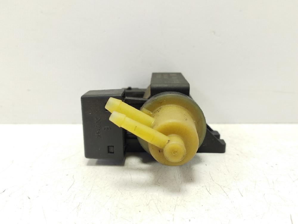 Válvula de aire adicional A17DTS 55566898 de Opel Astra j sedán 2012-2015 131 CV - pieza usada