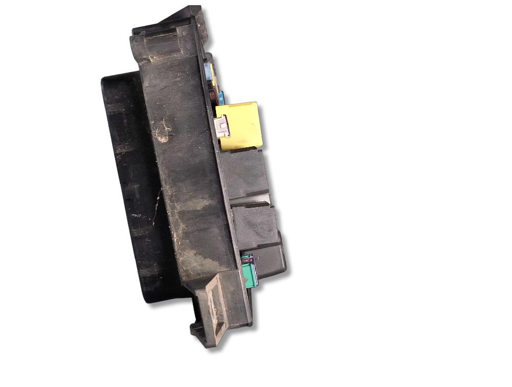 Caja de relés / fusibles Z 19 DTH 13242781 de Opel Zafira / zafira family b (a05) 2008-2012 150 CV - pieza usada