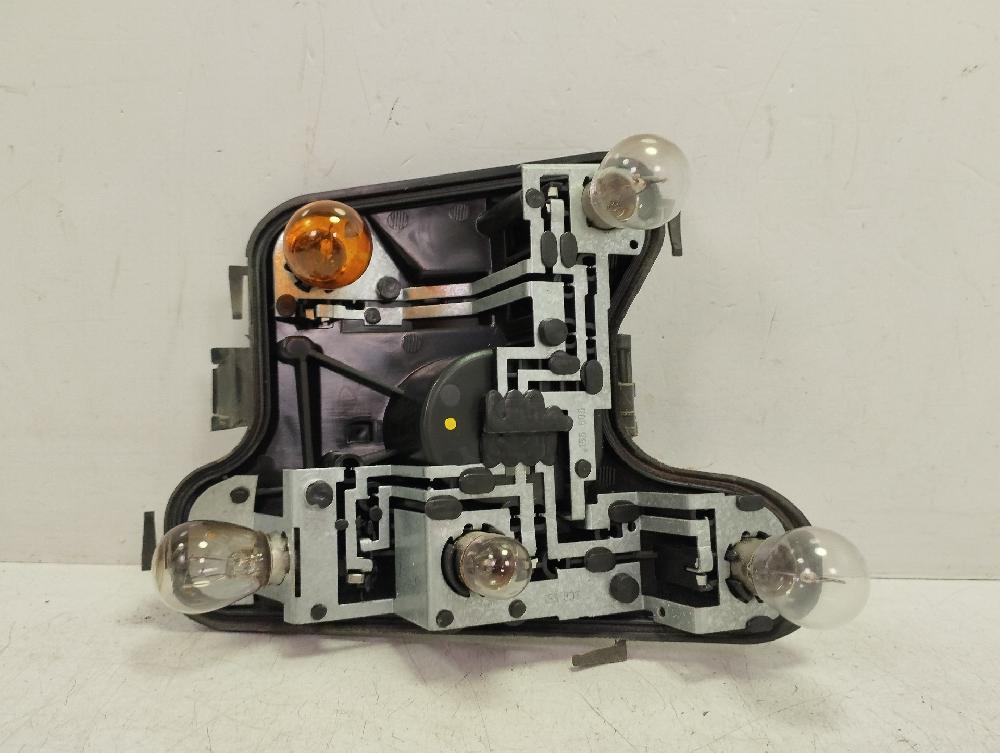 Support feu droit BDV 153947 de Audi A4 b6 (8e2) 2000-2004 170 CV