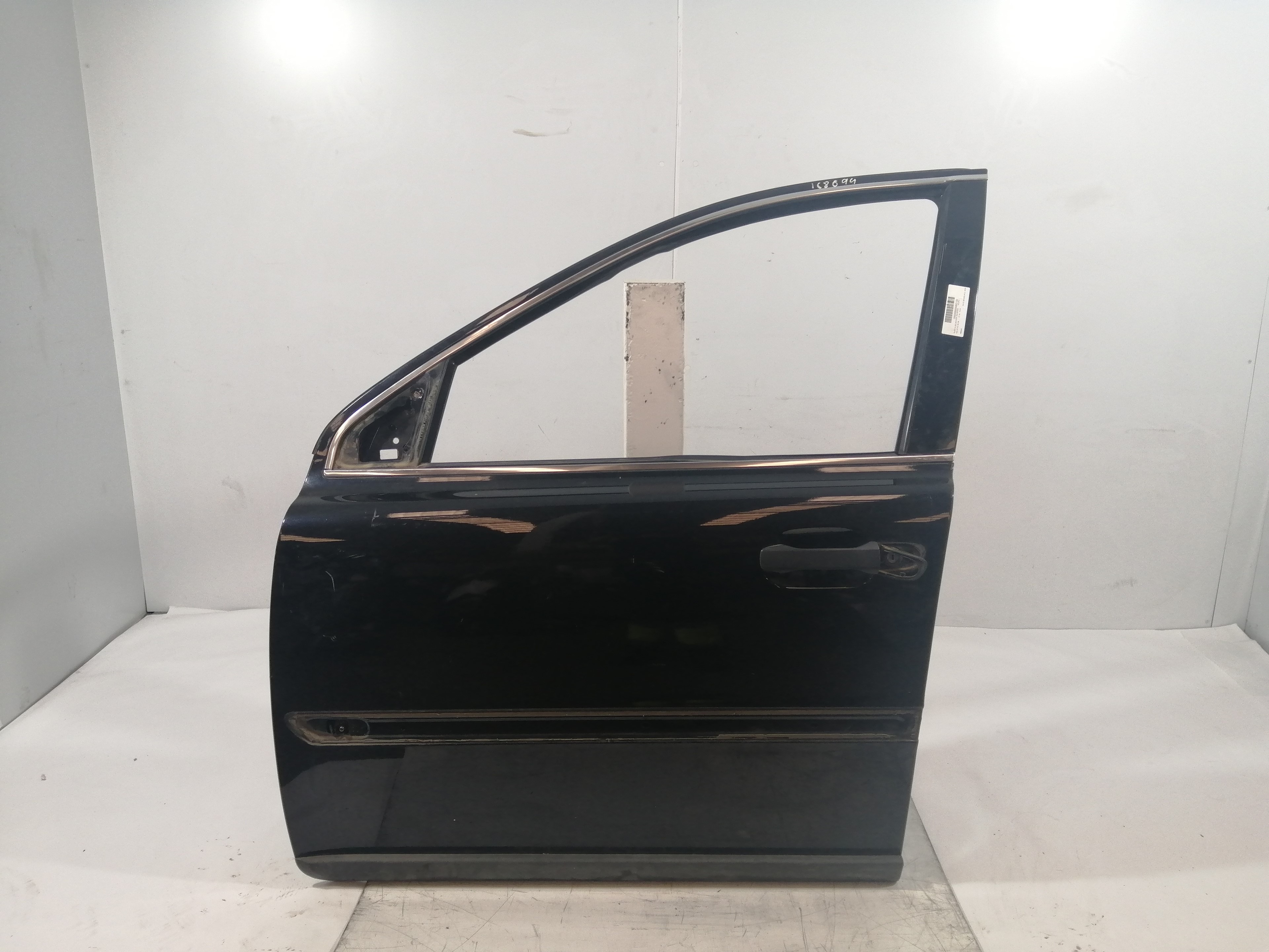 VOLVO XC90 1 generation (2002-2014) Front Left Door 30796496 18559570