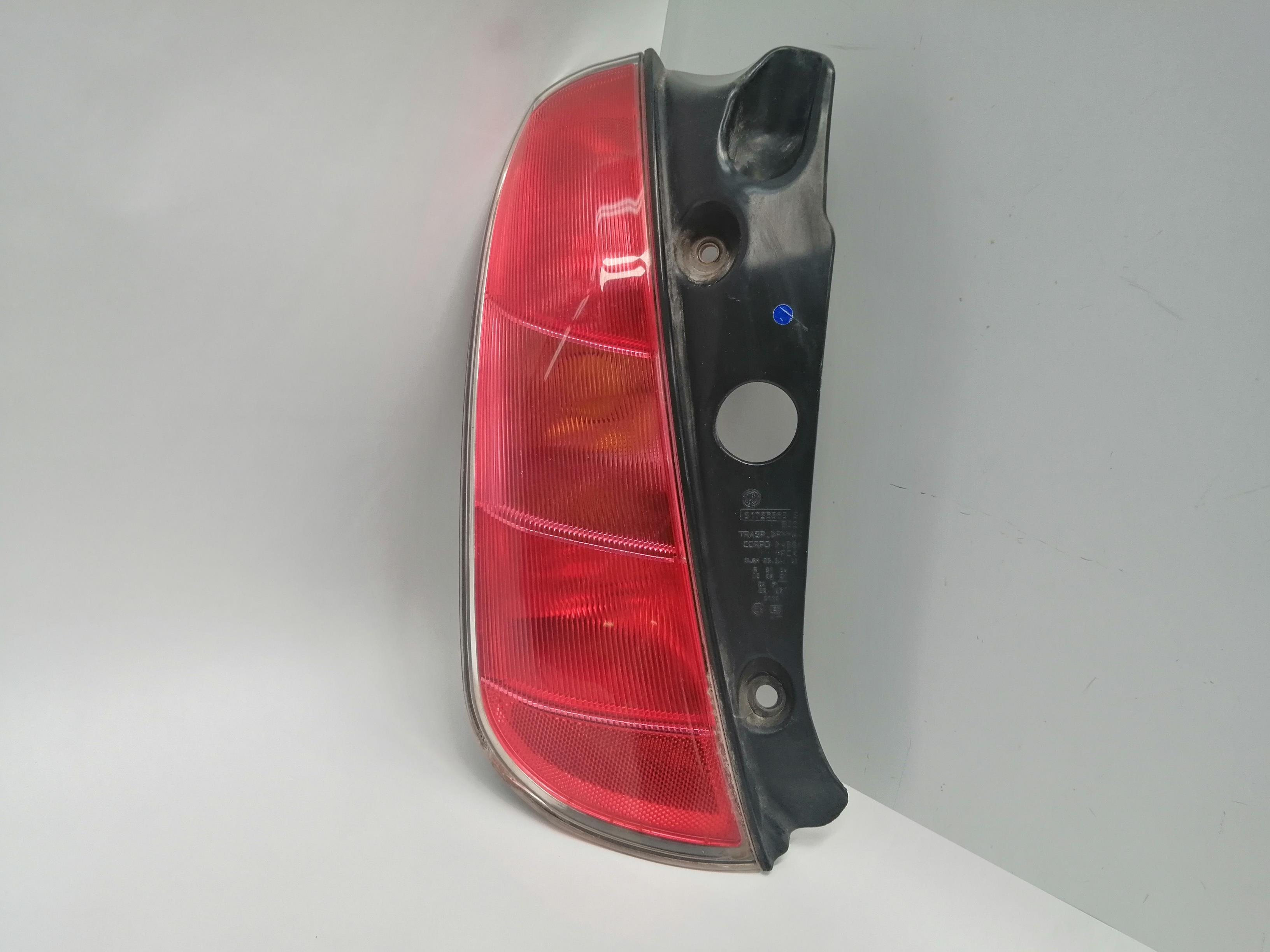 LANCIA Ypsilon II (Type 843)  (2003-2011) Feu arrière gauche 51753385 25221224