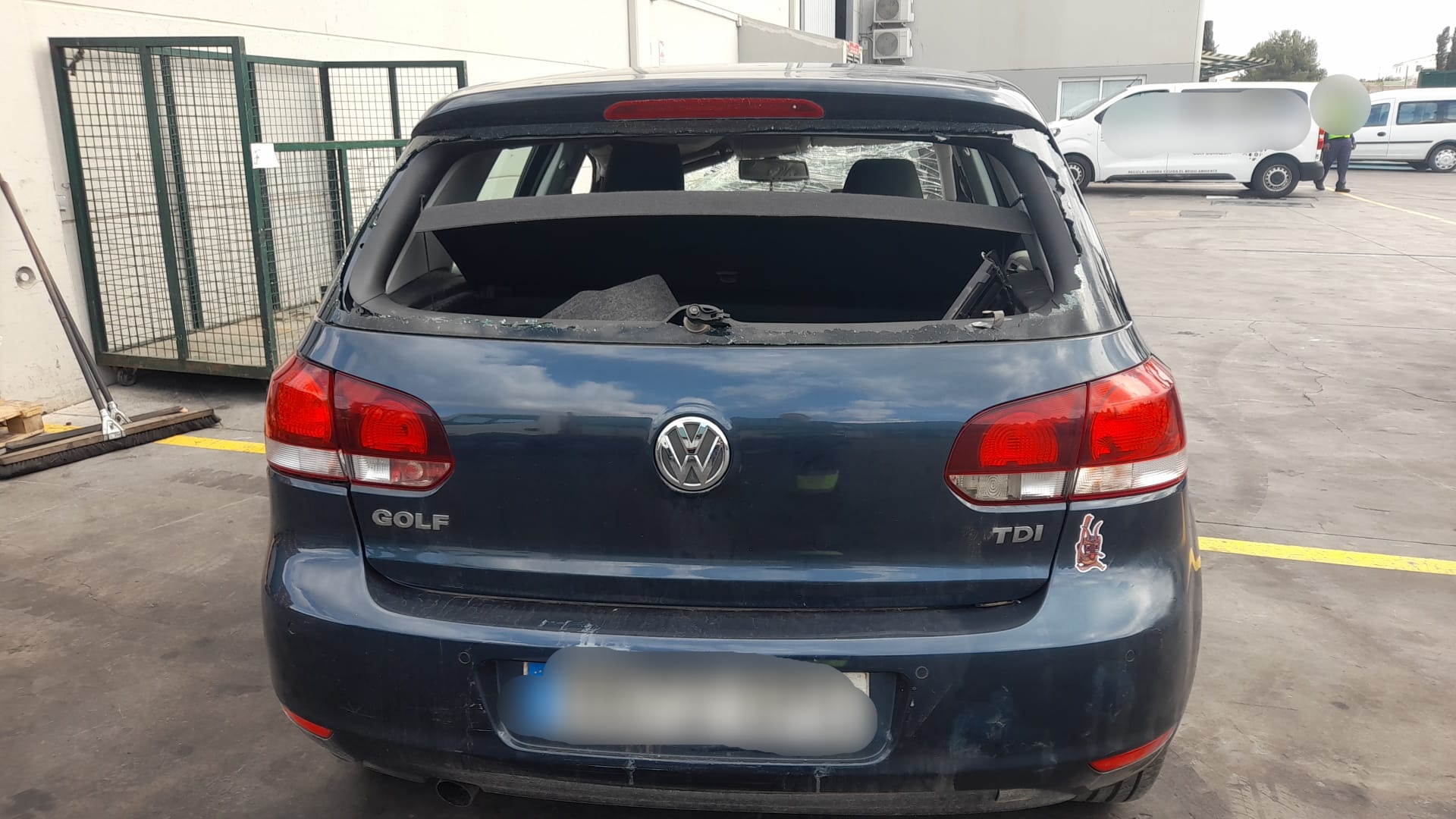 CHEVROLET Golf 6 generation (2008-2015) Дверь задняя левая 5K6833055K 18615730