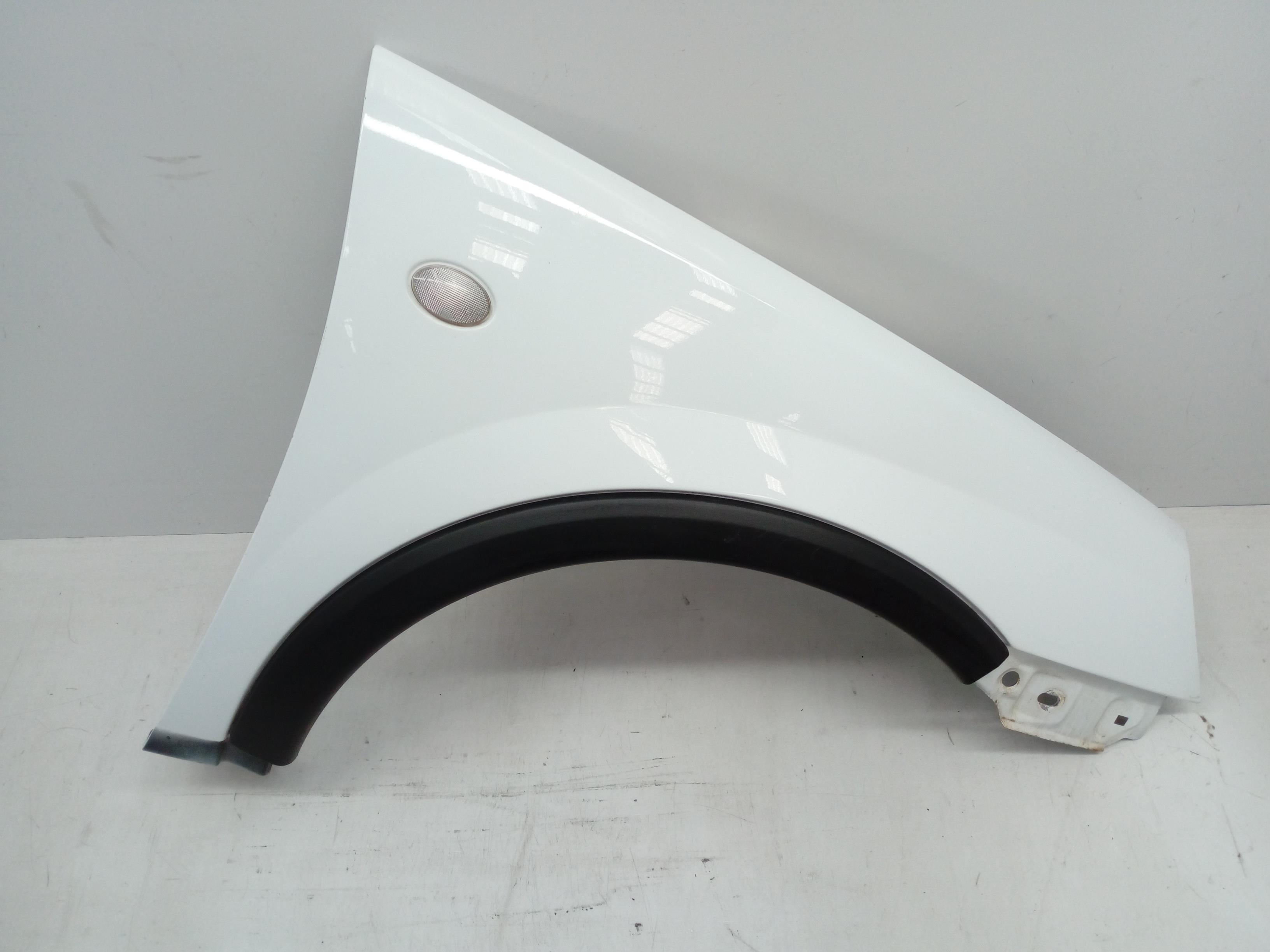 OPEL Corsa C (2000-2006) Front Right Fender 1102030 25196409