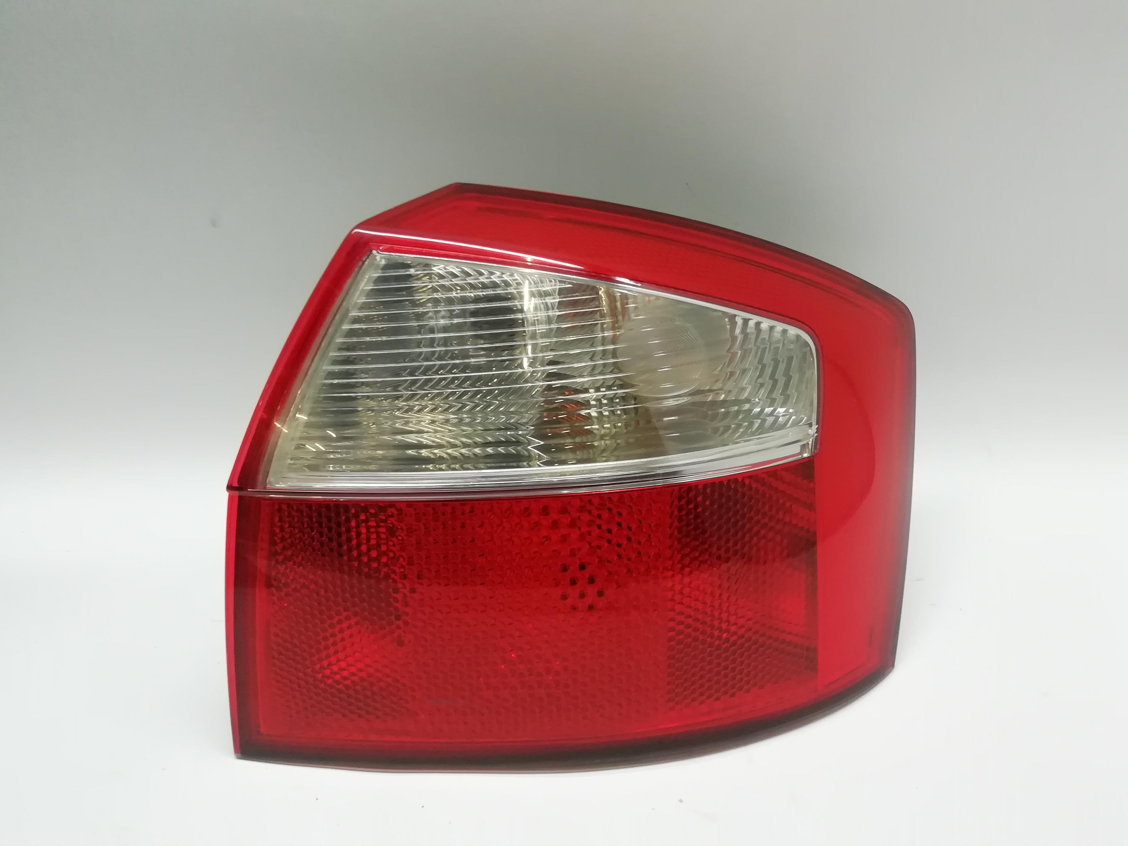AUDI A4 B6/8E (2000-2005) Rear Right Taillight Lamp 8E5945218 23876843