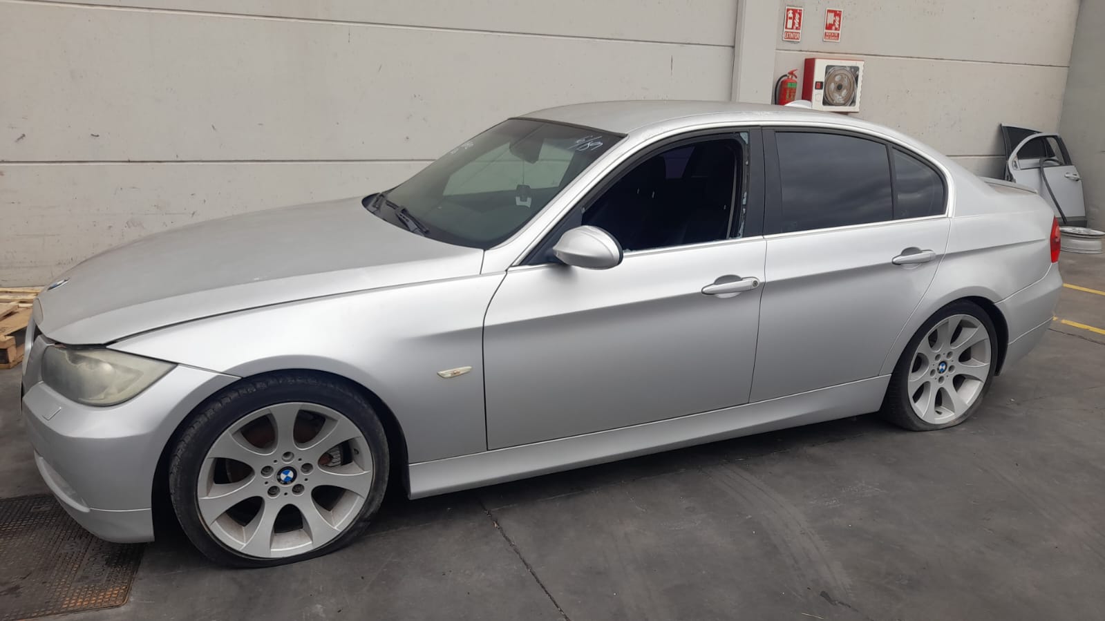 BMW 3 Series E90/E91/E92/E93 (2004-2013) Aripa dreapta față 41355A55AF4 25690319