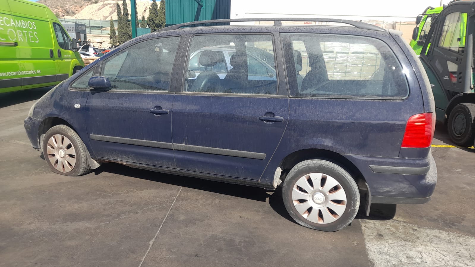 SEAT Alhambra 1 generation (1996-2010) Стеклоподъемник передней правой двери 7M0837462 25685791