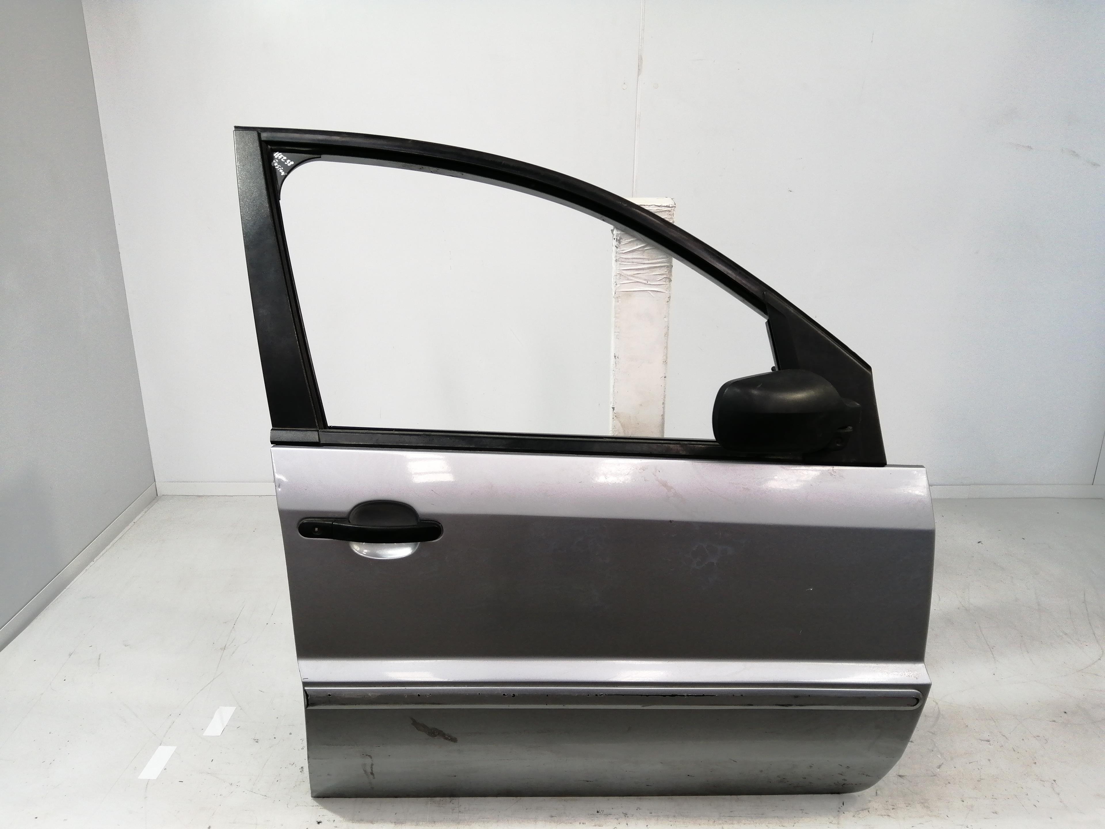 FORD Fusion 1 generation (2002-2012) Front Right Door 1692547 23075231