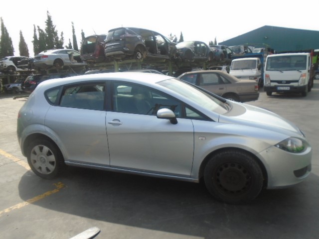 SEAT Leon 2 generation (2005-2012) Полуось передний левый 1K0407271DJ,1K0407451JX 18514979