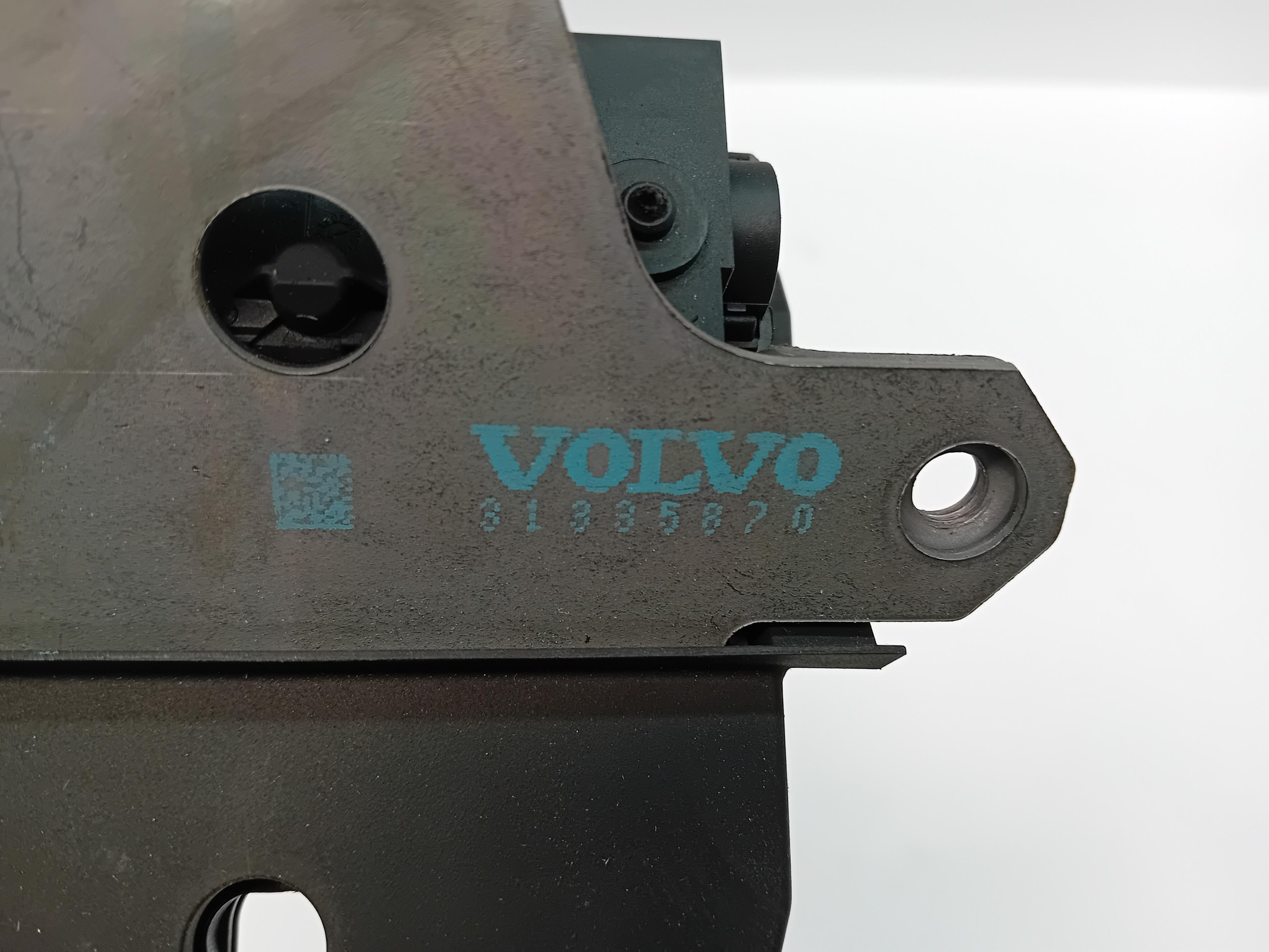 VOLVO V40 2 generation (2012-2020) Замок крышки багажника 31440245 25686140