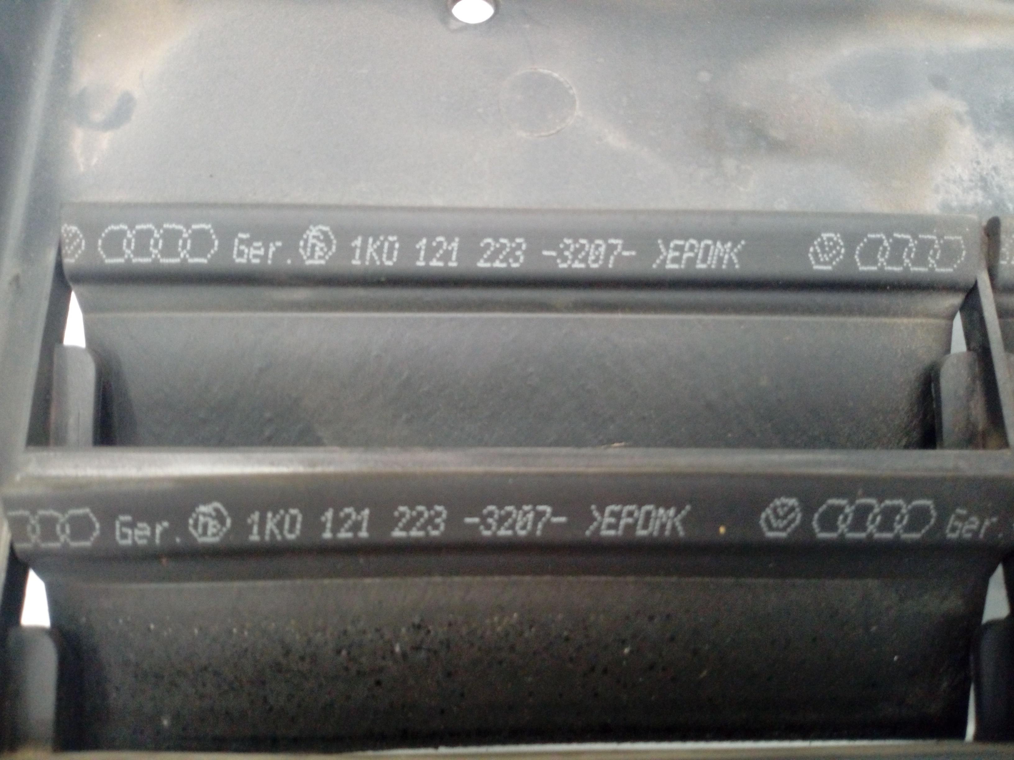 SEAT Leon 2 generation (2005-2012) Вентилятор диффузора 1K0121205AD 25199033