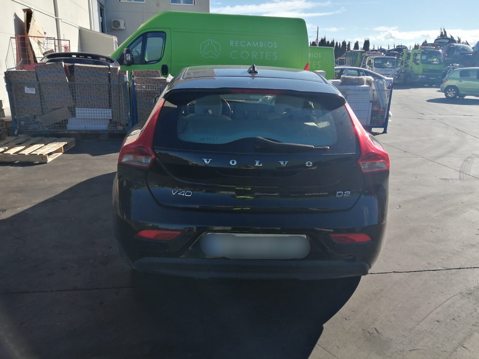 VOLVO V40 2 generation (2012-2020) Aizmugurējās kreisās durvis 32321999 18634526