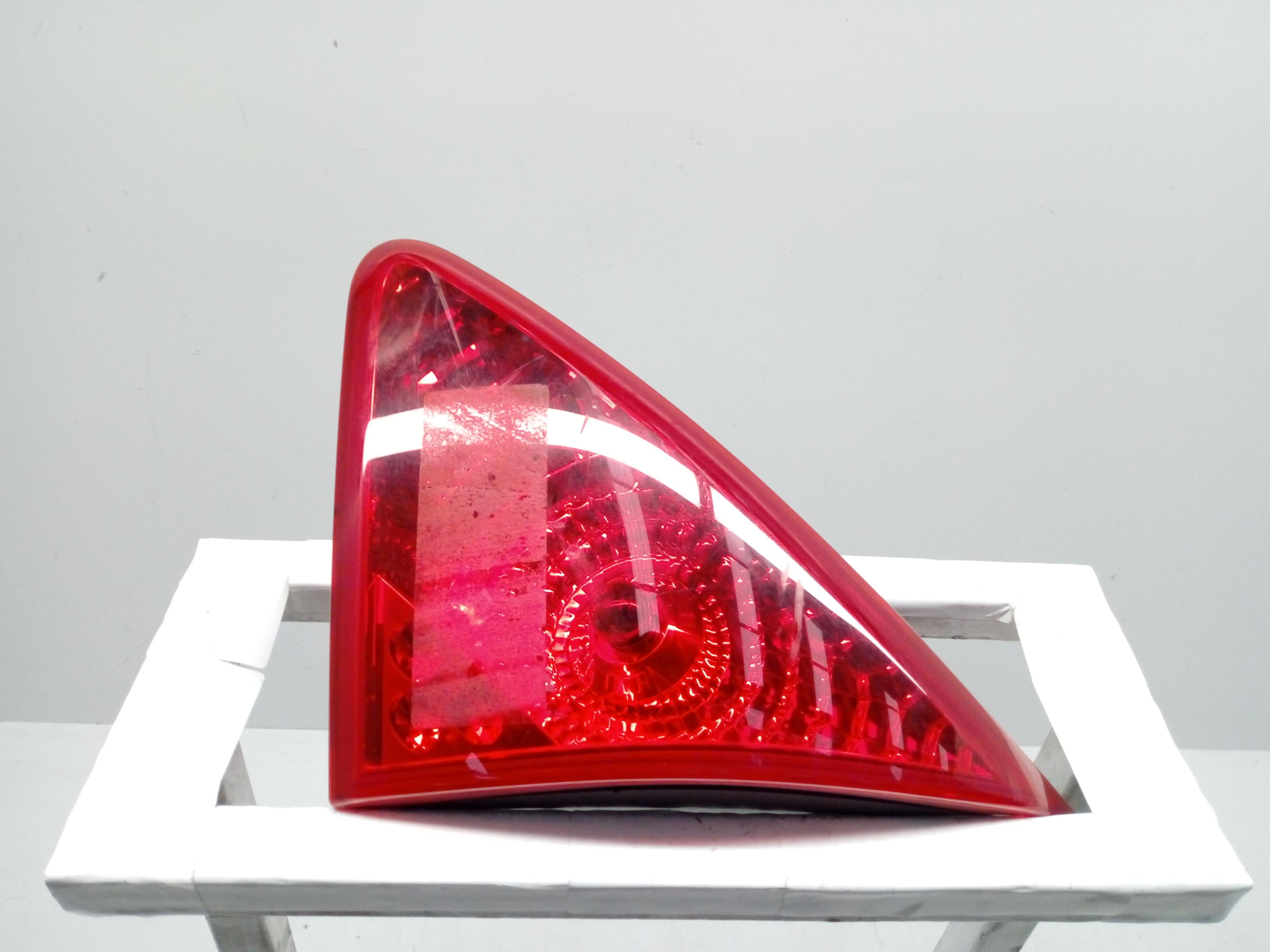 PEUGEOT 3008 1 generation (2010-2016) Rear Right Taillight Lamp 6351HE 25178932