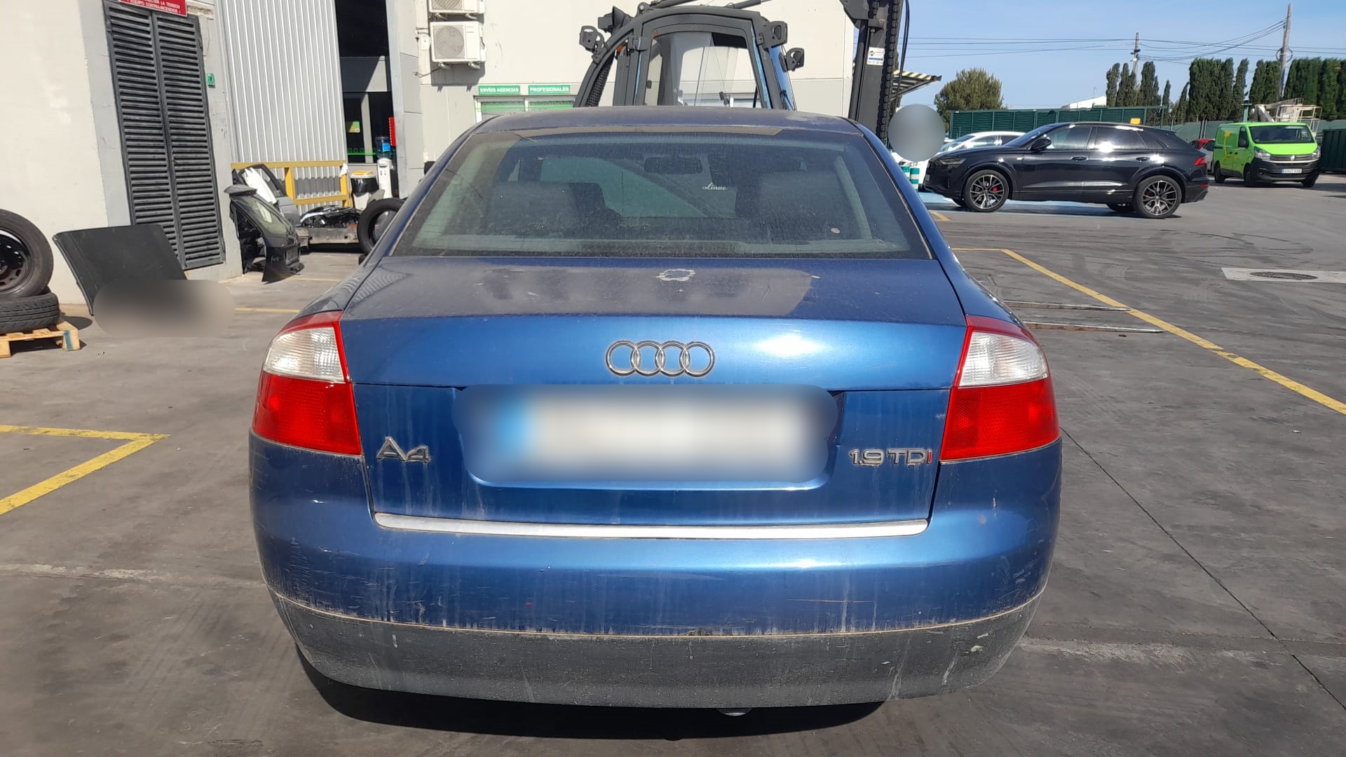 AUDI A4 B6/8E (2000-2005) Egyéb motortéralkatrészek 25175479