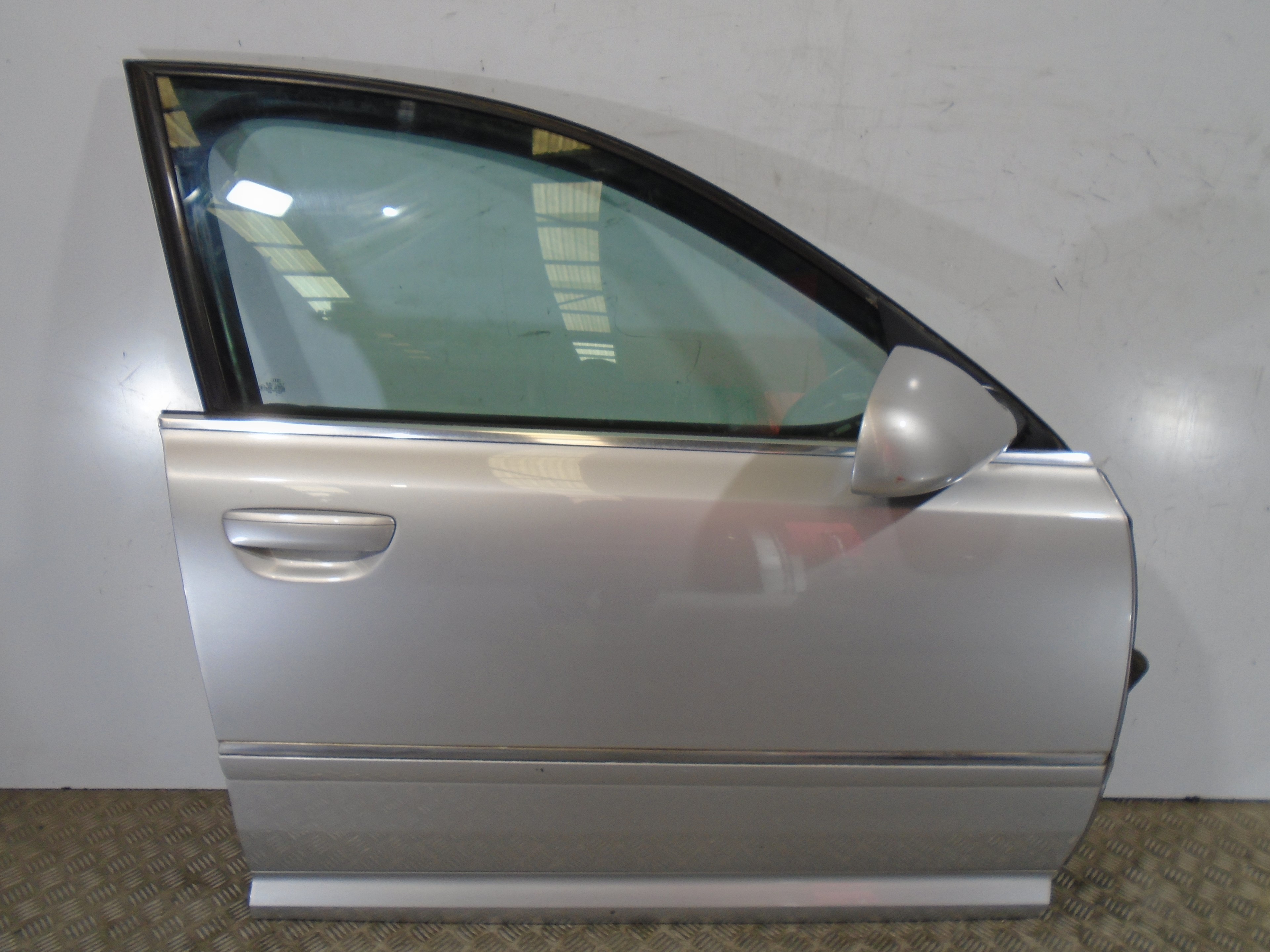 AUDI A8 D3/4E (2002-2010) Höger främre dörr 4E0831052C 25114494