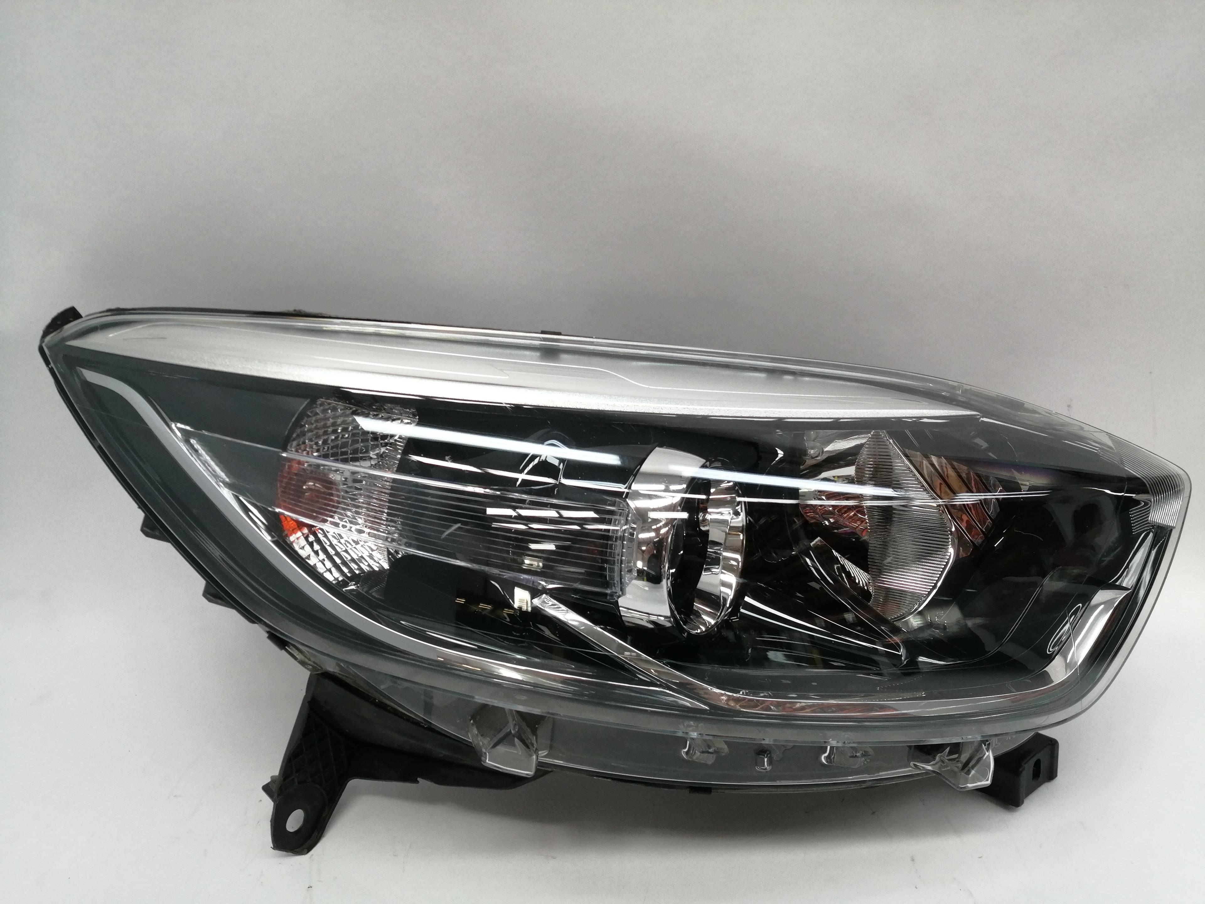 RENAULT Clio 4 generation (2012-2020) Front Right Headlight 260102734R,030128121200 25196803