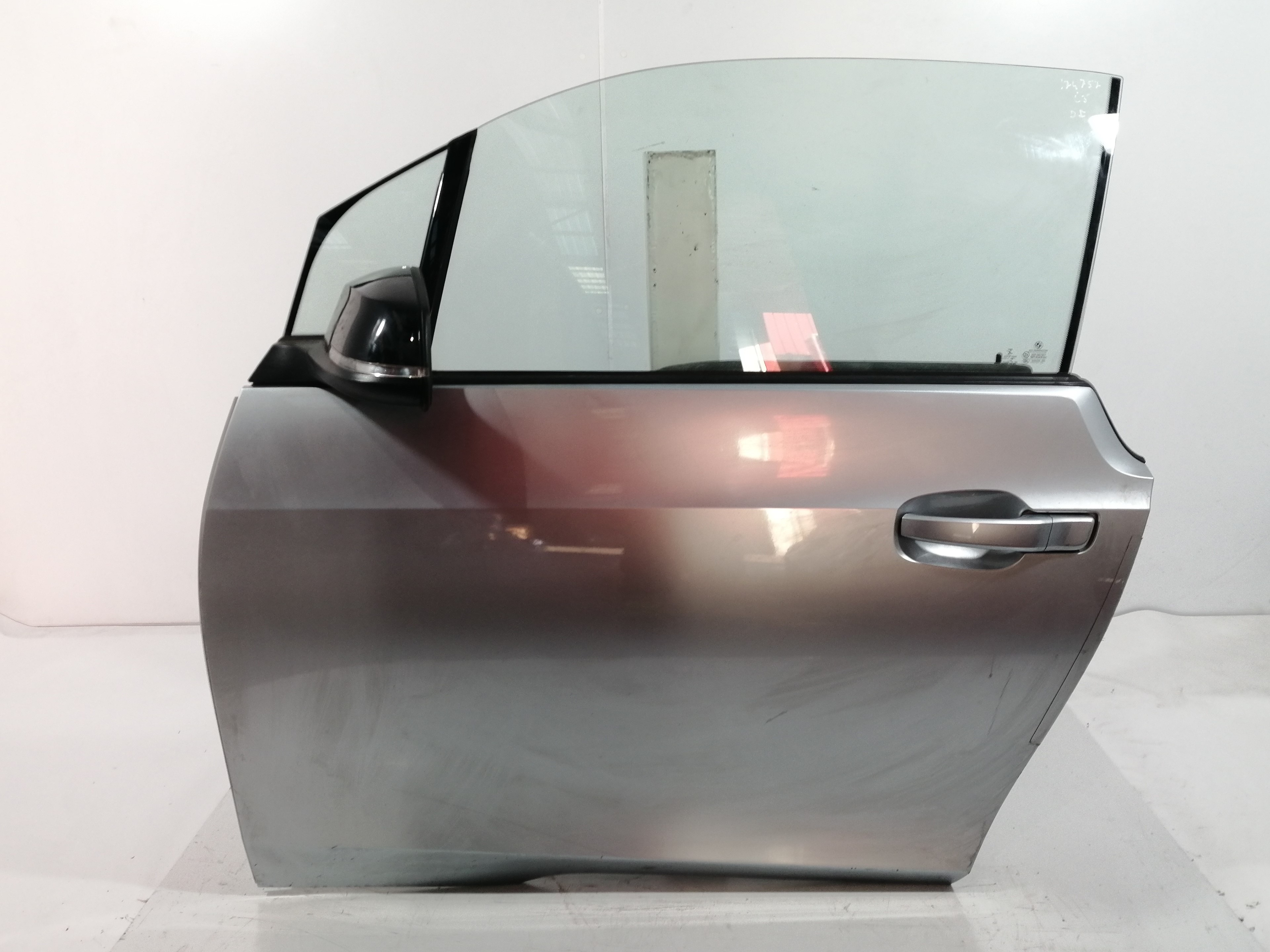 BMW i3 I01 (2013-2024) Priekinės kairės durys 51007369329 24546730