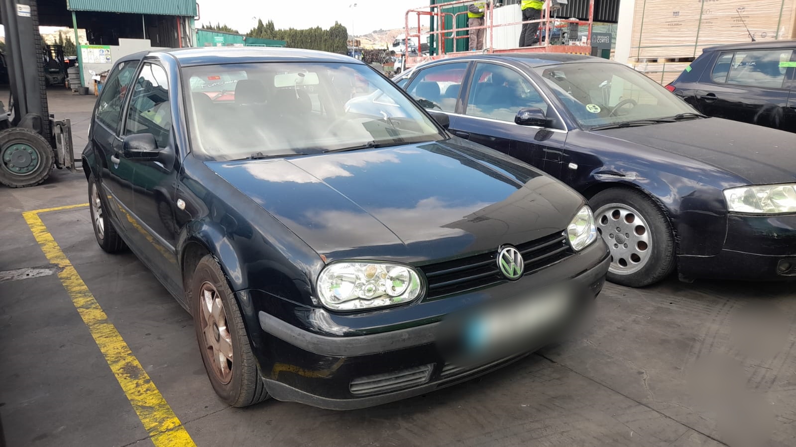 VOLKSWAGEN Golf 4 generation (1997-2006) Bagāžnieks 1J6827025G 23652168