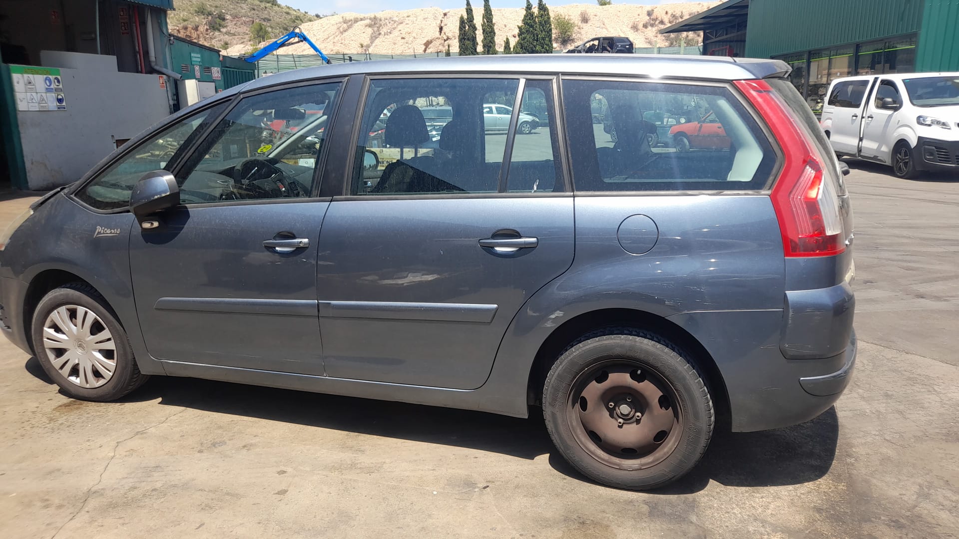 CITROËN C4 Picasso 1 generation (2006-2013) Rear Left Door 9006K4 25705888