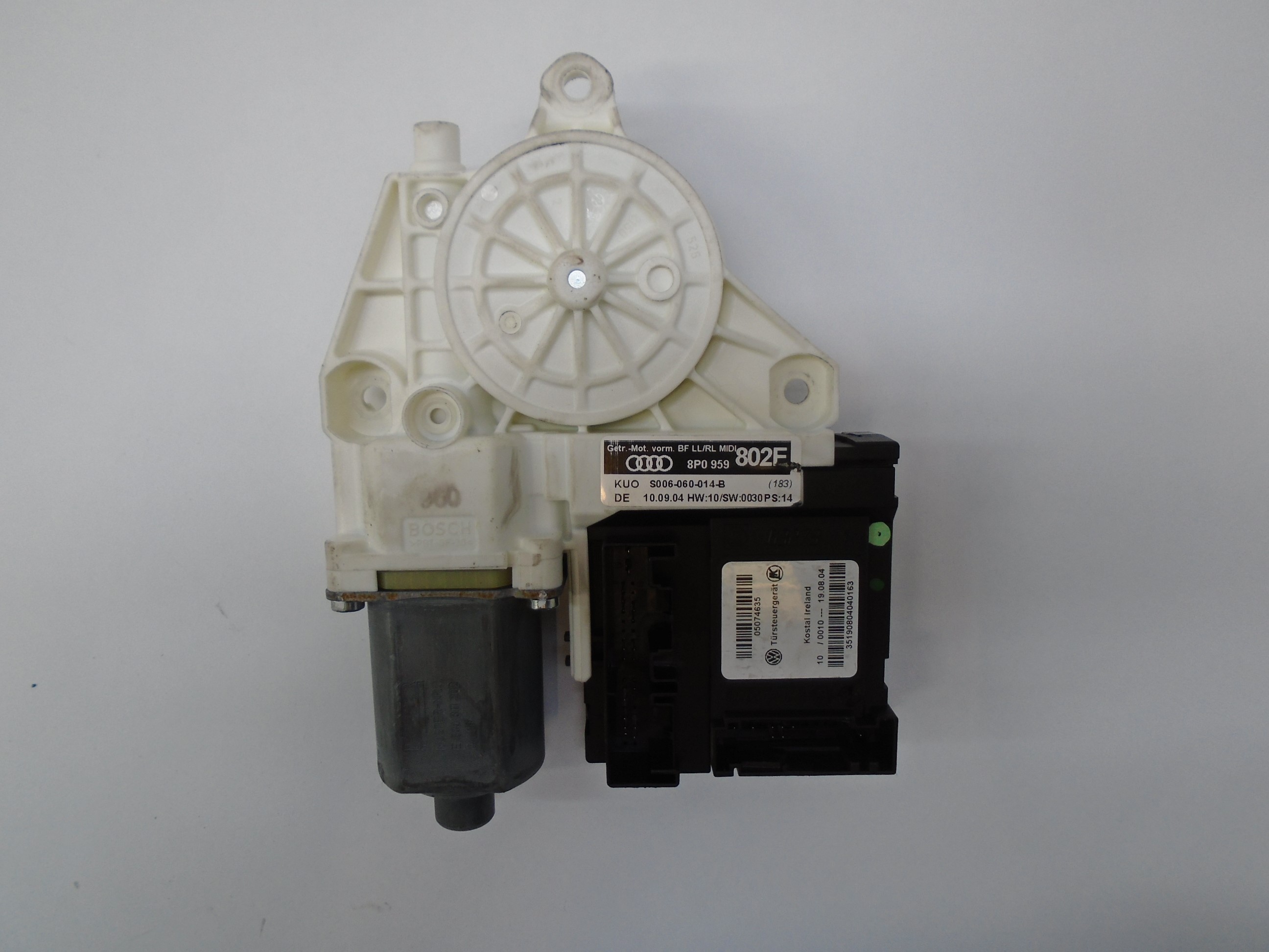 AUDI A2 8Z (1999-2005) Front Right Door Window Control Motor 8P0959802G 18591515