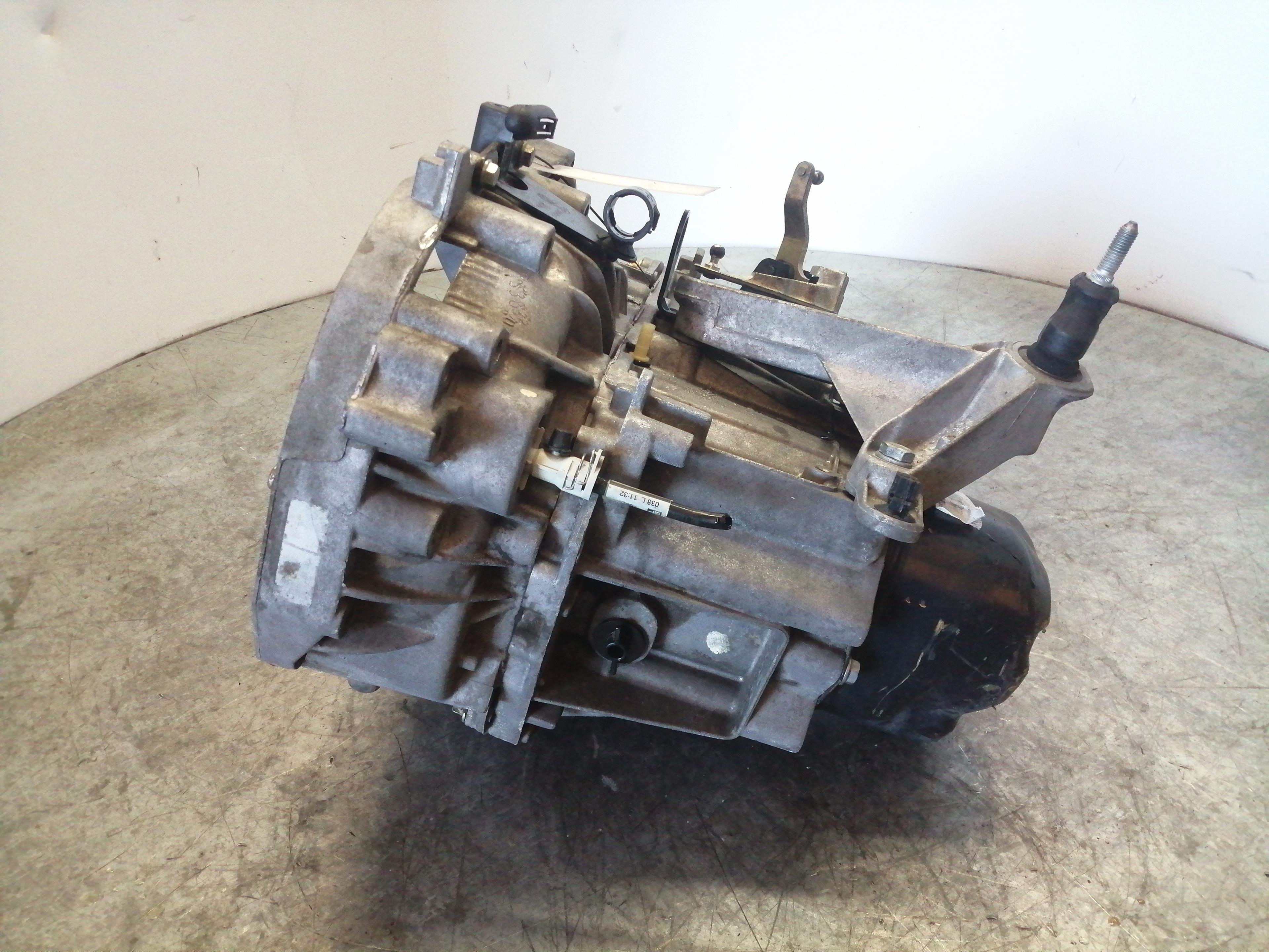 RENAULT Modus 1 generation (2004-2012) Gearkasse JR5113 22484687