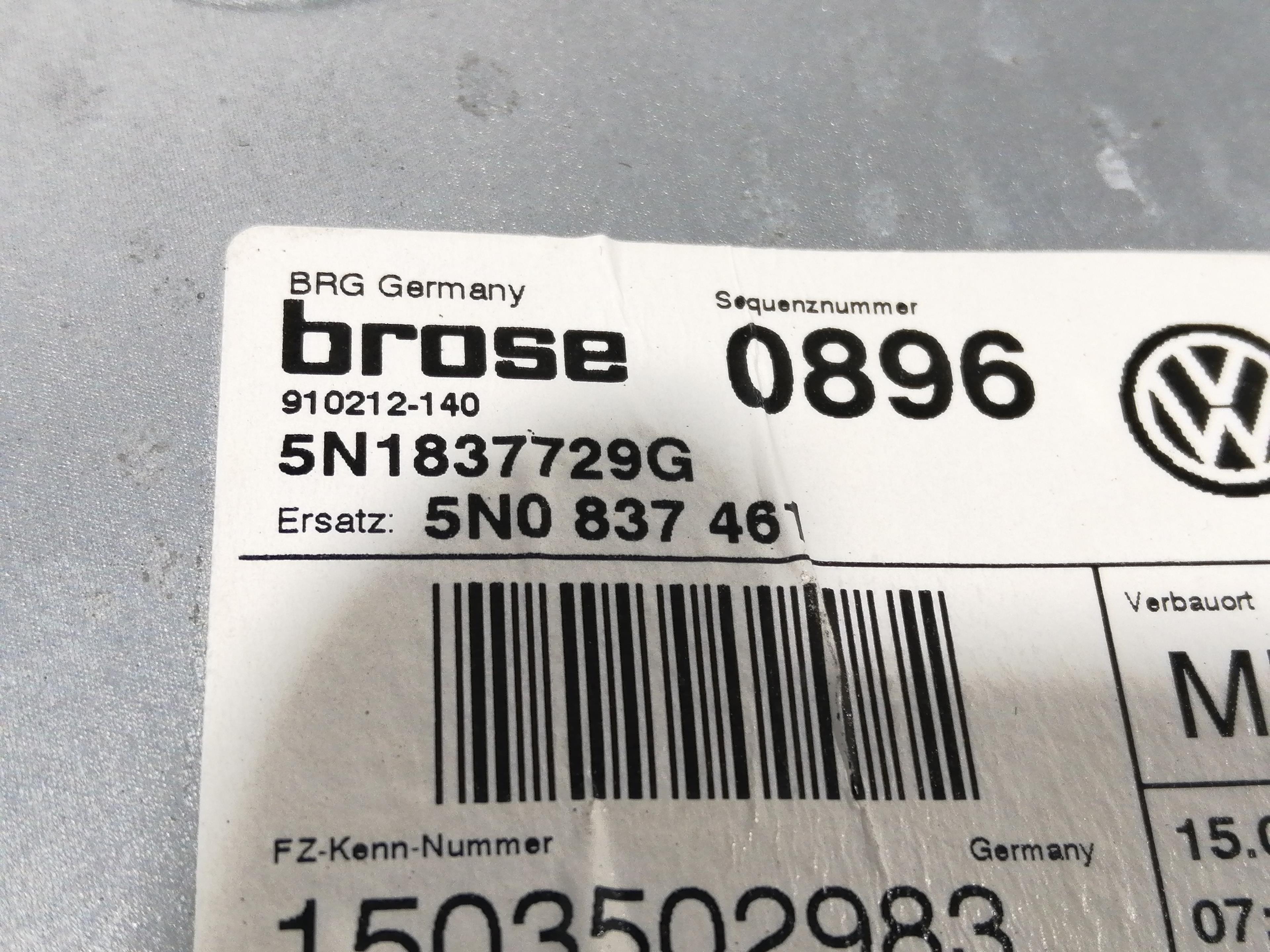 VOLKSWAGEN Tiguan 1 generation (2007-2017) Priekšējo kreiso durvju logu pacēlājs 5N0837461 25178854