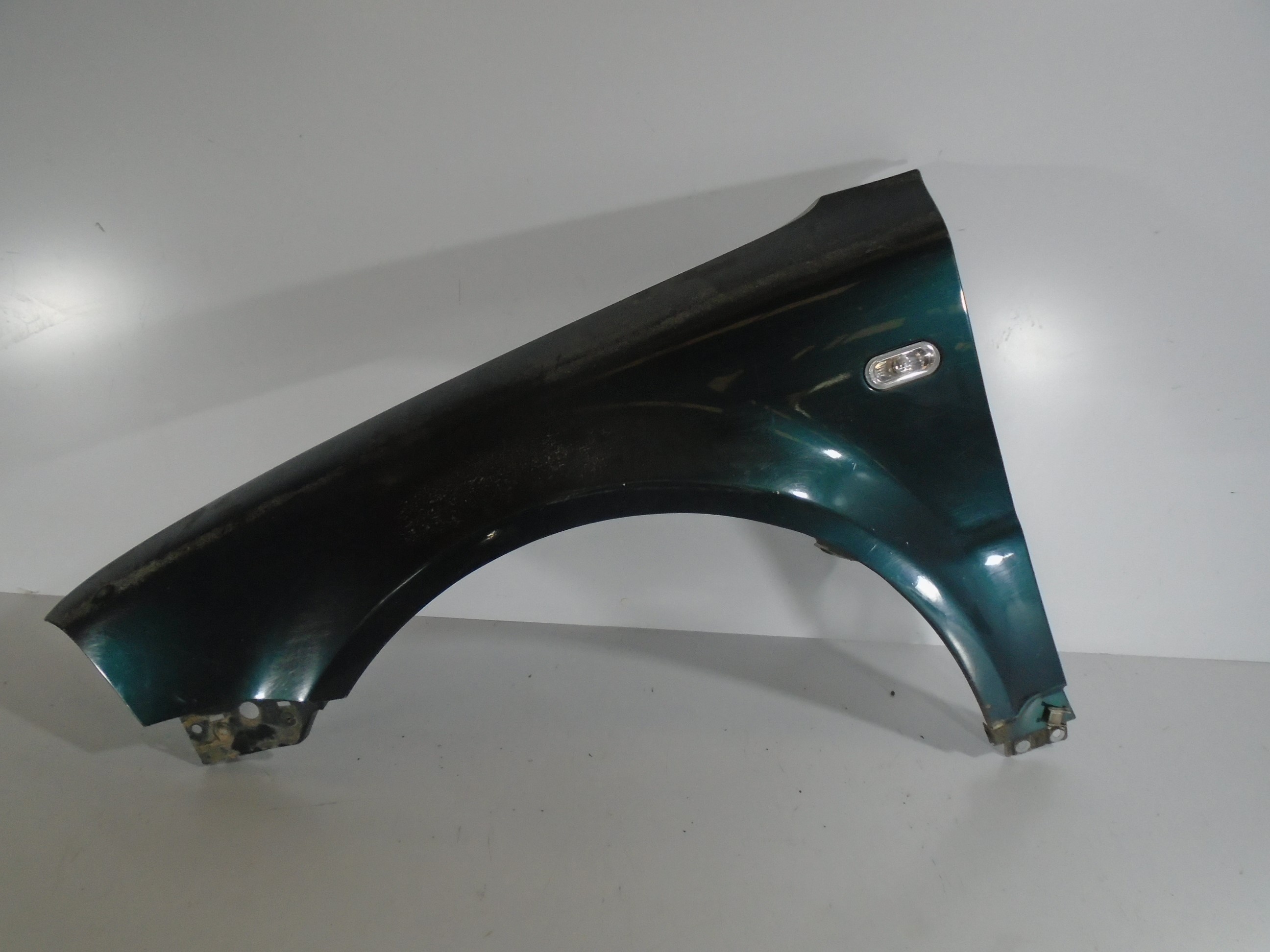 VOLKSWAGEN Passat B5 (1996-2005) Front Left Fender 3B0821105E 18550182