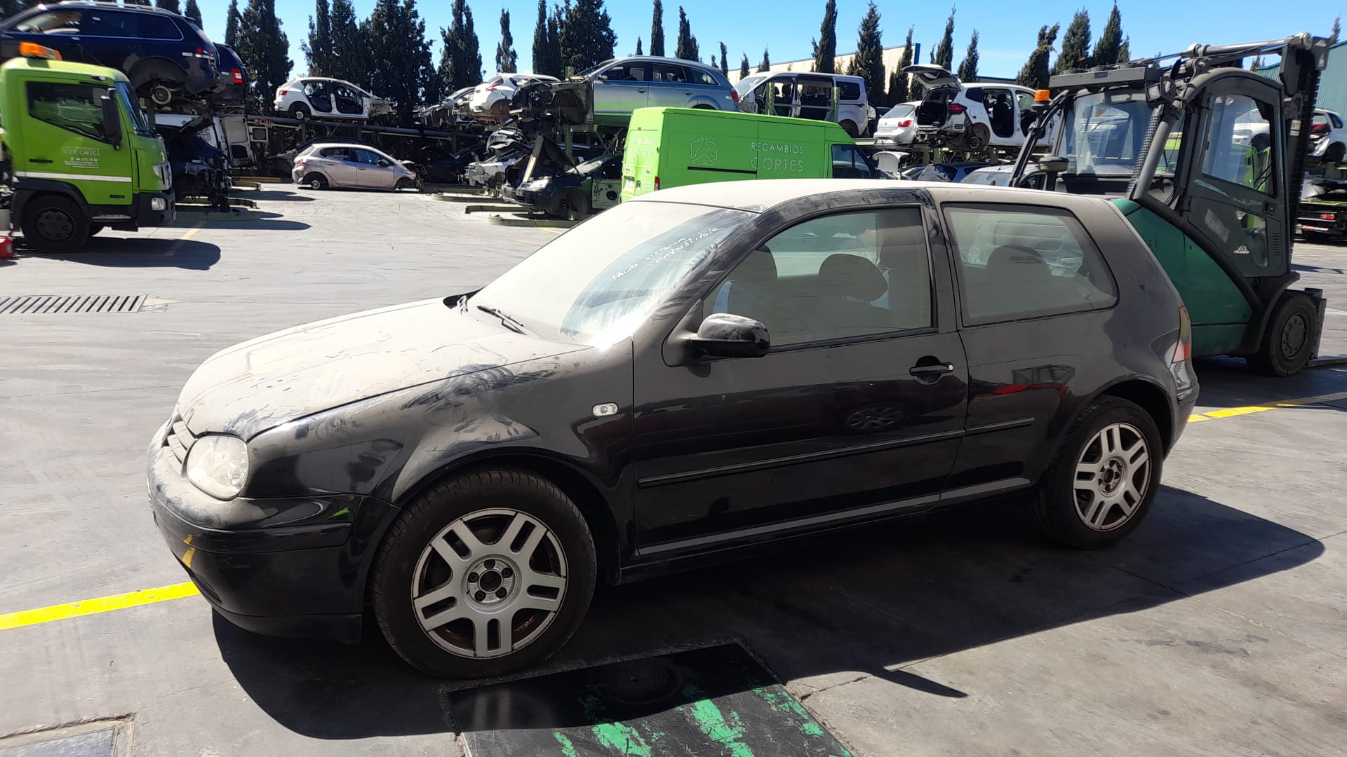 VOLKSWAGEN Bora 1 generation (1998-2005) Предна лява врата 1J3831055H 18647043