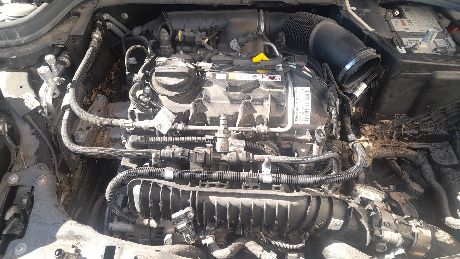 MINI Cooper R56 (2006-2015) Moottori B38A15A 25354037