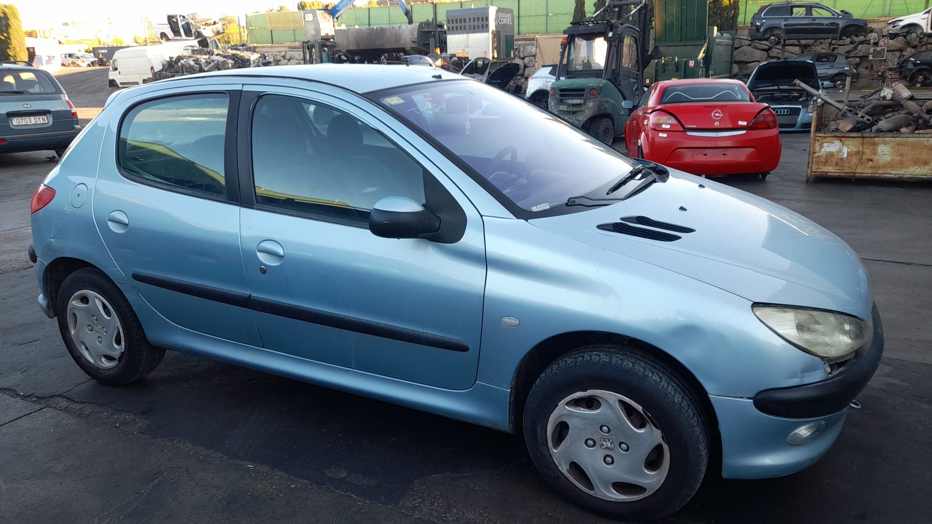 PEUGEOT 206 1 generation (1998-2009) Дверь передняя левая 9002K5 18647168