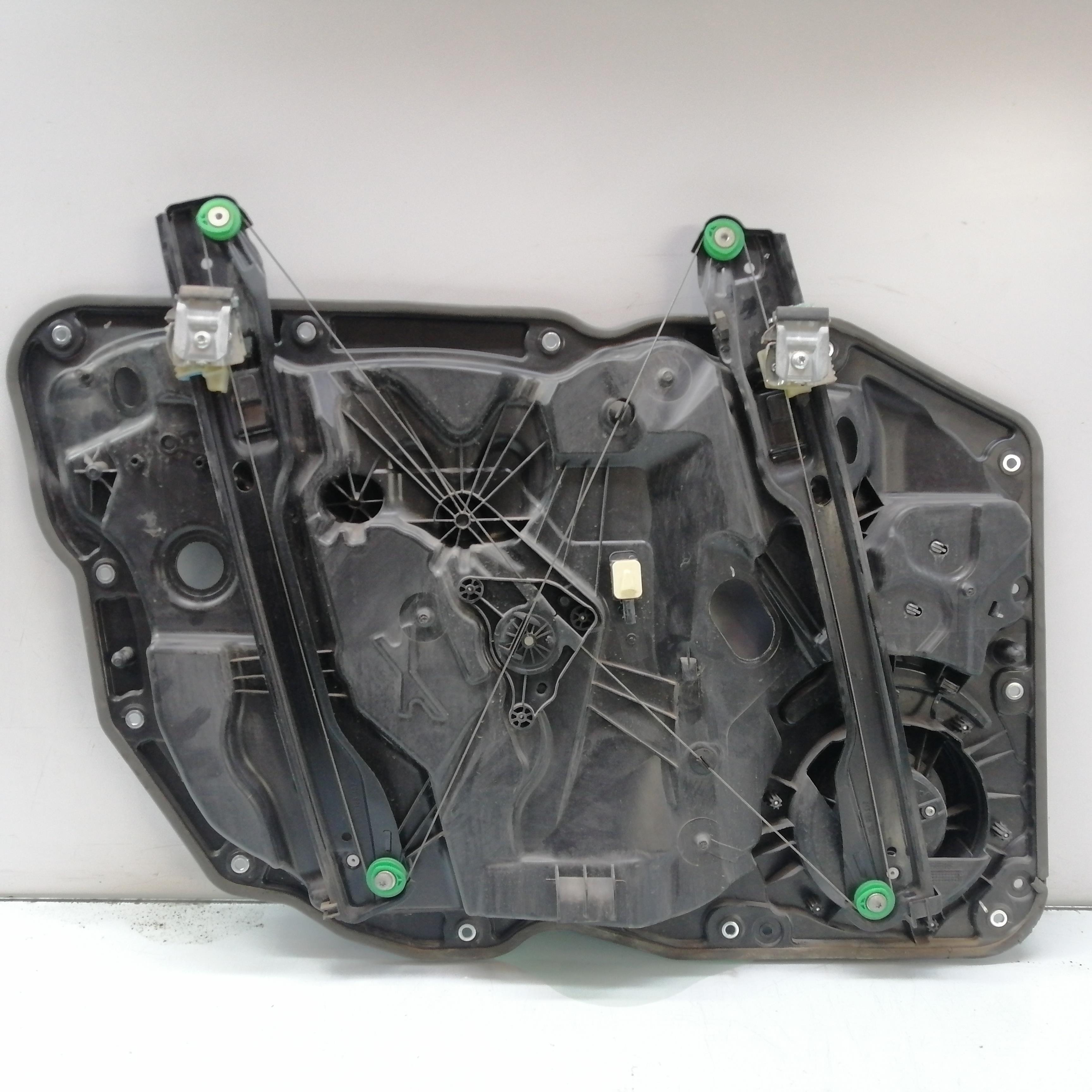 VOLKSWAGEN Touareg 2 generation (2010-2018) Front Right Door Window Regulator 7P6837462B 24025483