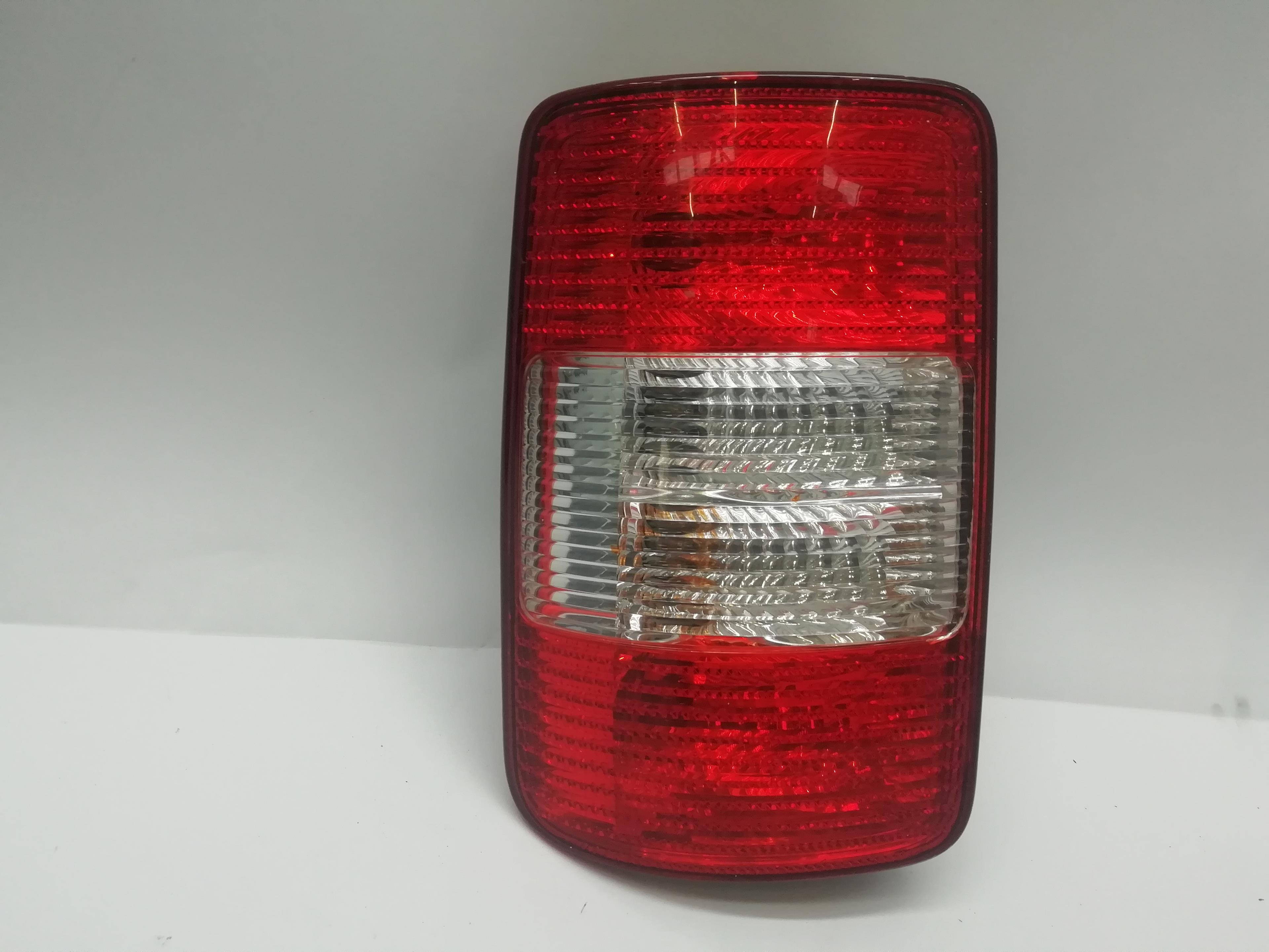 VOLKSWAGEN Caddy 3 generation (2004-2015) Feu arrière gauche 2K0945095M 23562731