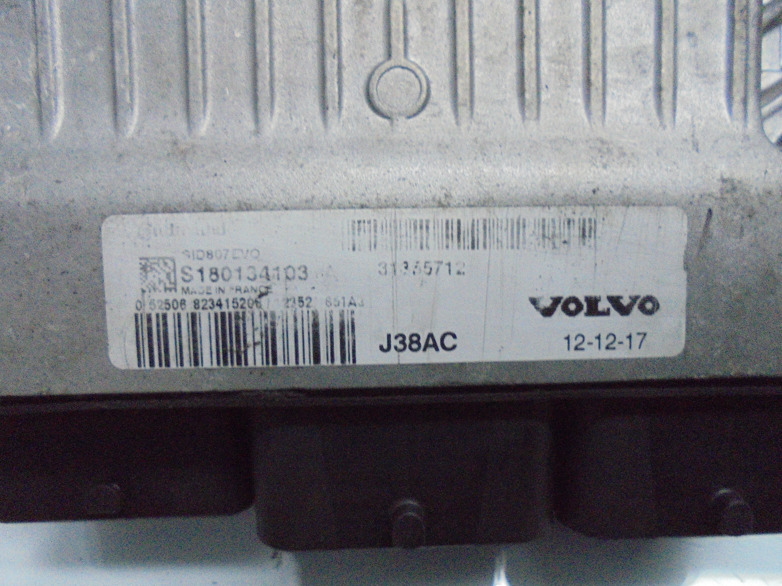 VOLVO V40 2 generation (2012-2020) Calculateur d'unité de commande du moteur S180134103A 18514250