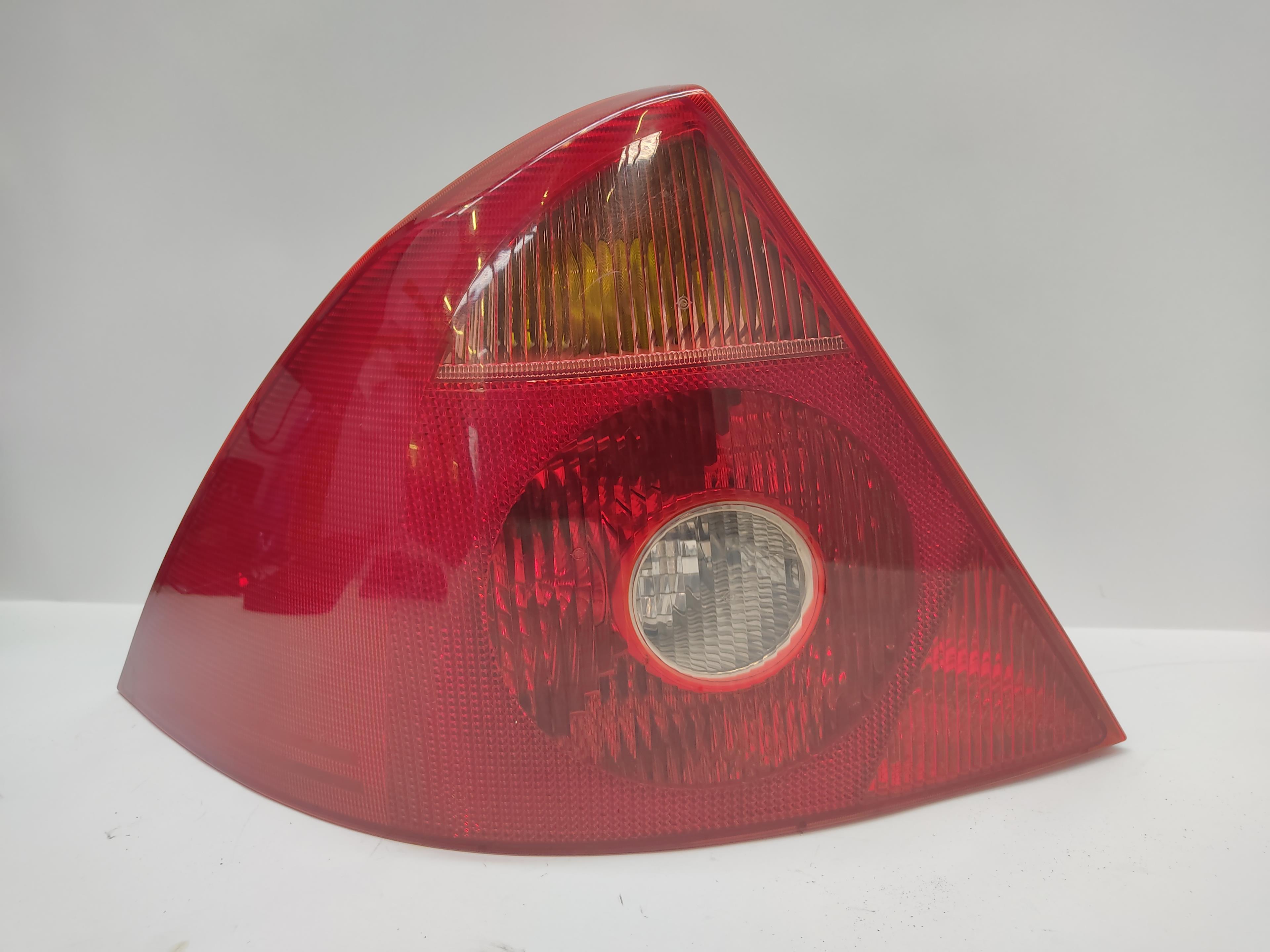 FORD Mondeo 3 generation (2000-2007) Rear Left Taillight 1371861 25194934