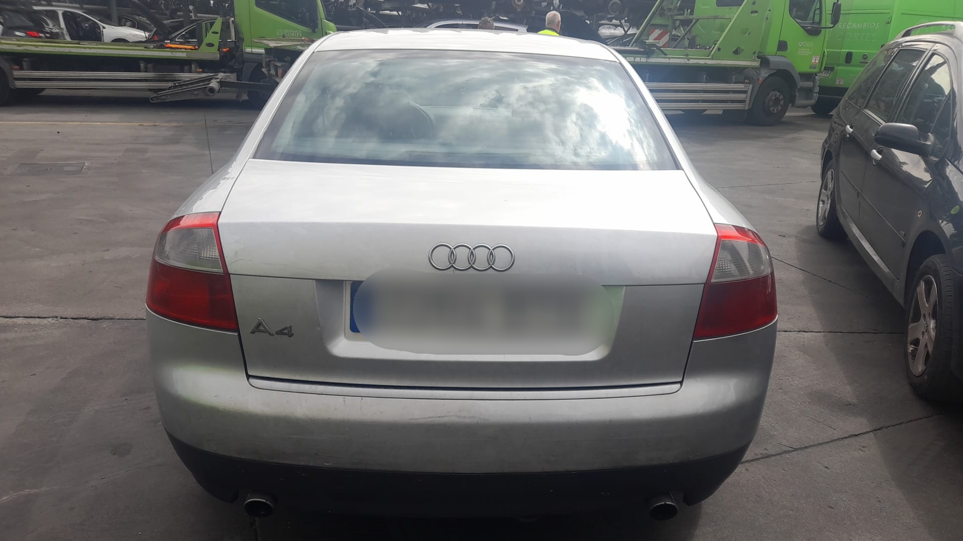 AUDI A4 B6/8E (2000-2005) Дверь задняя правая 8E0833052 25267940