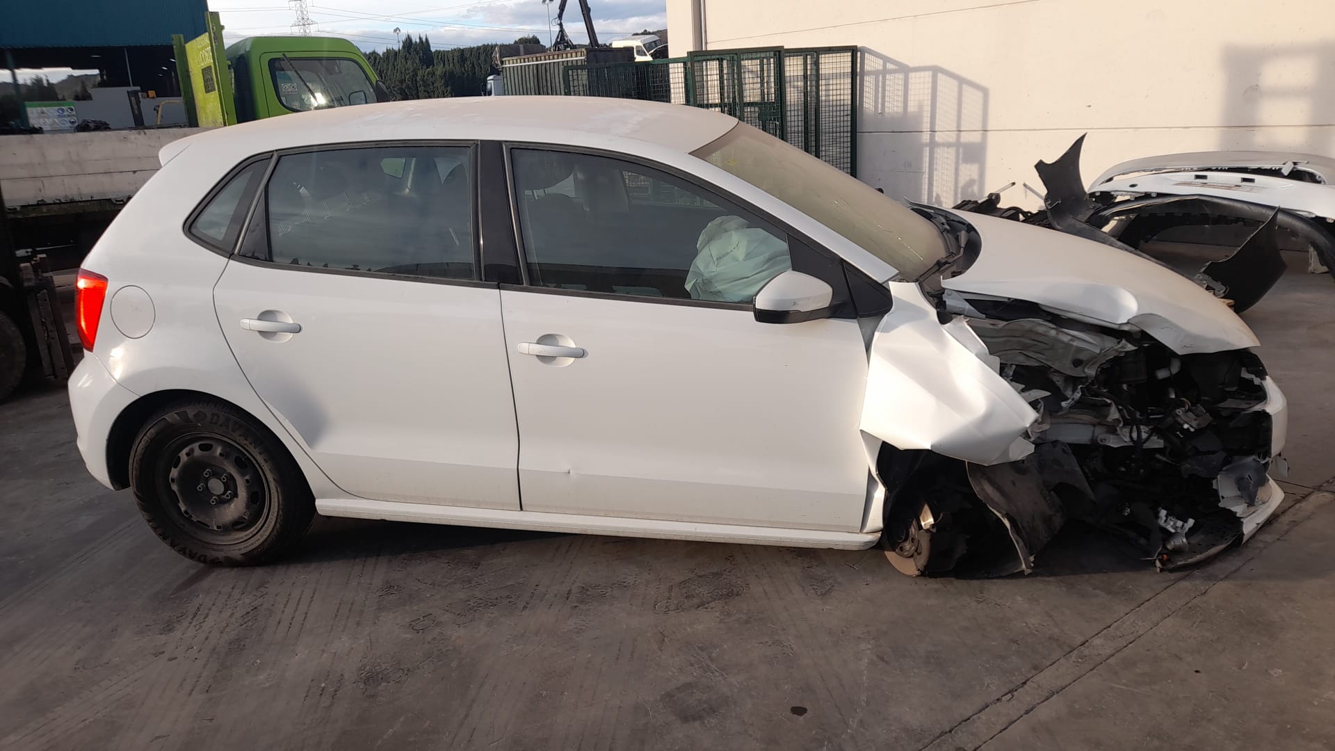 VOLKSWAGEN Polo 5 generation (2009-2017) Aizmugurējo kreiso durvju logu pacēlājs 6R4839461E 18588590