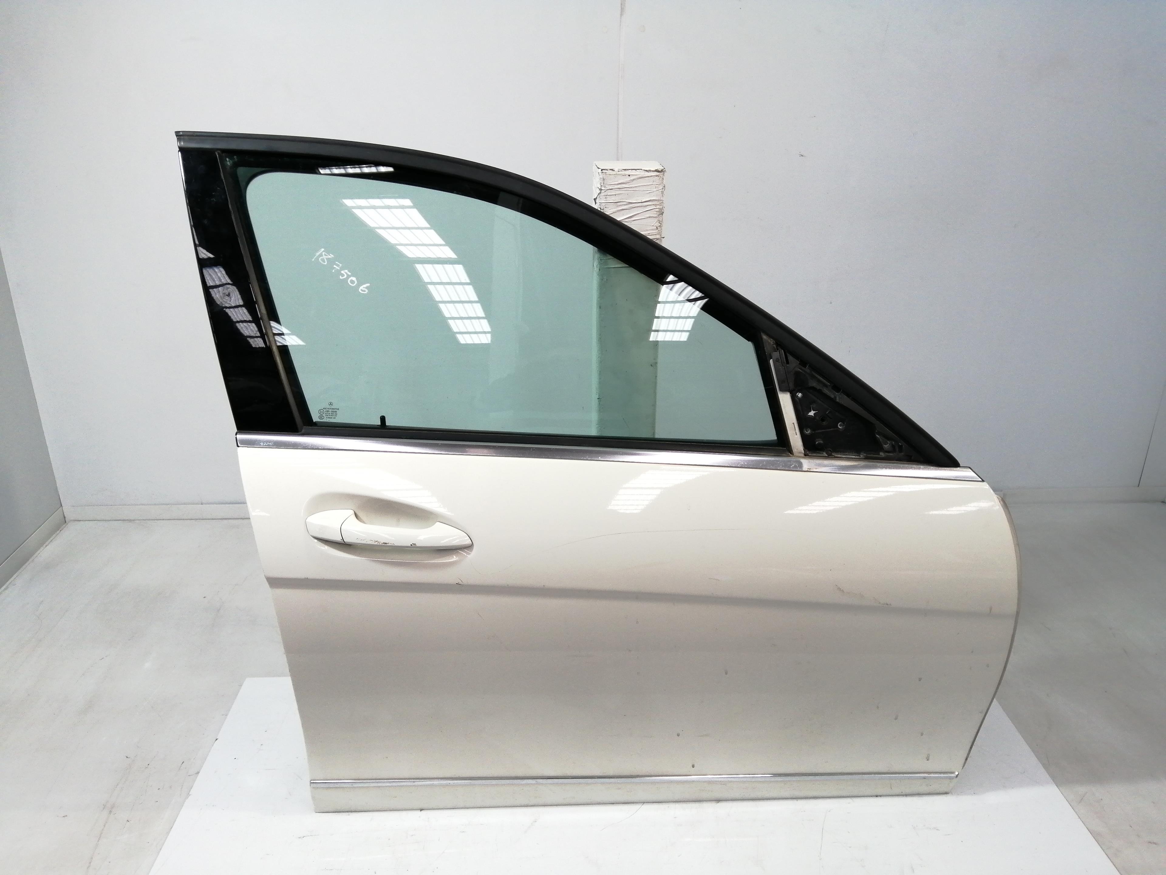 MERCEDES-BENZ C-Class W204/S204/C204 (2004-2015) Front Right Door A2047206000 24673664