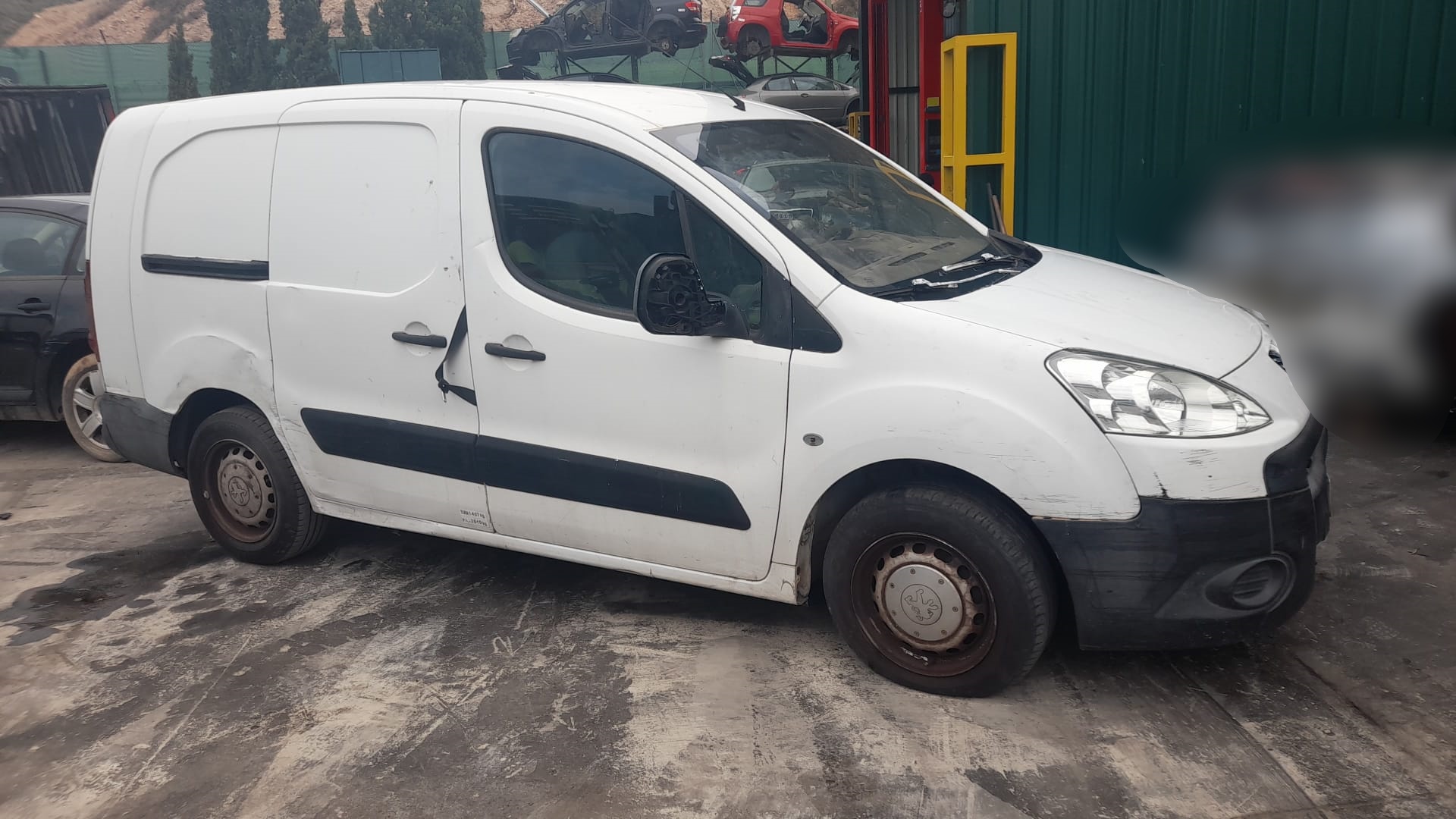 PEUGEOT Partner 2 generation (2008-2023) Fremre venstre hjulnav 364696 25178827