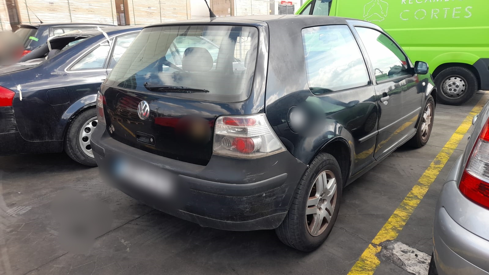 VOLKSWAGEN Golf 4 generation (1997-2006) Bagāžnieks 1J6827025G 23652168