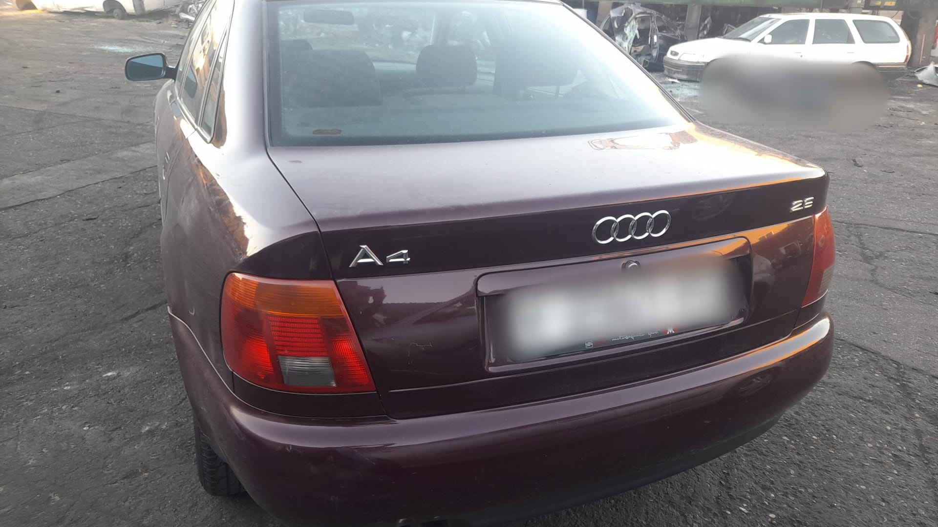 AUDI A4 B5/8D (1994-2001) Bakre høyre baklys 8D0945112A 24022810