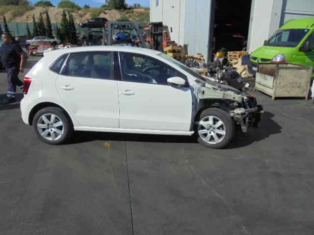 VOLKSWAGEN Polo 5 generation (2009-2017) Aizmugurējo kreiso durvju logu pacēlājs 6R4839461E 18393352